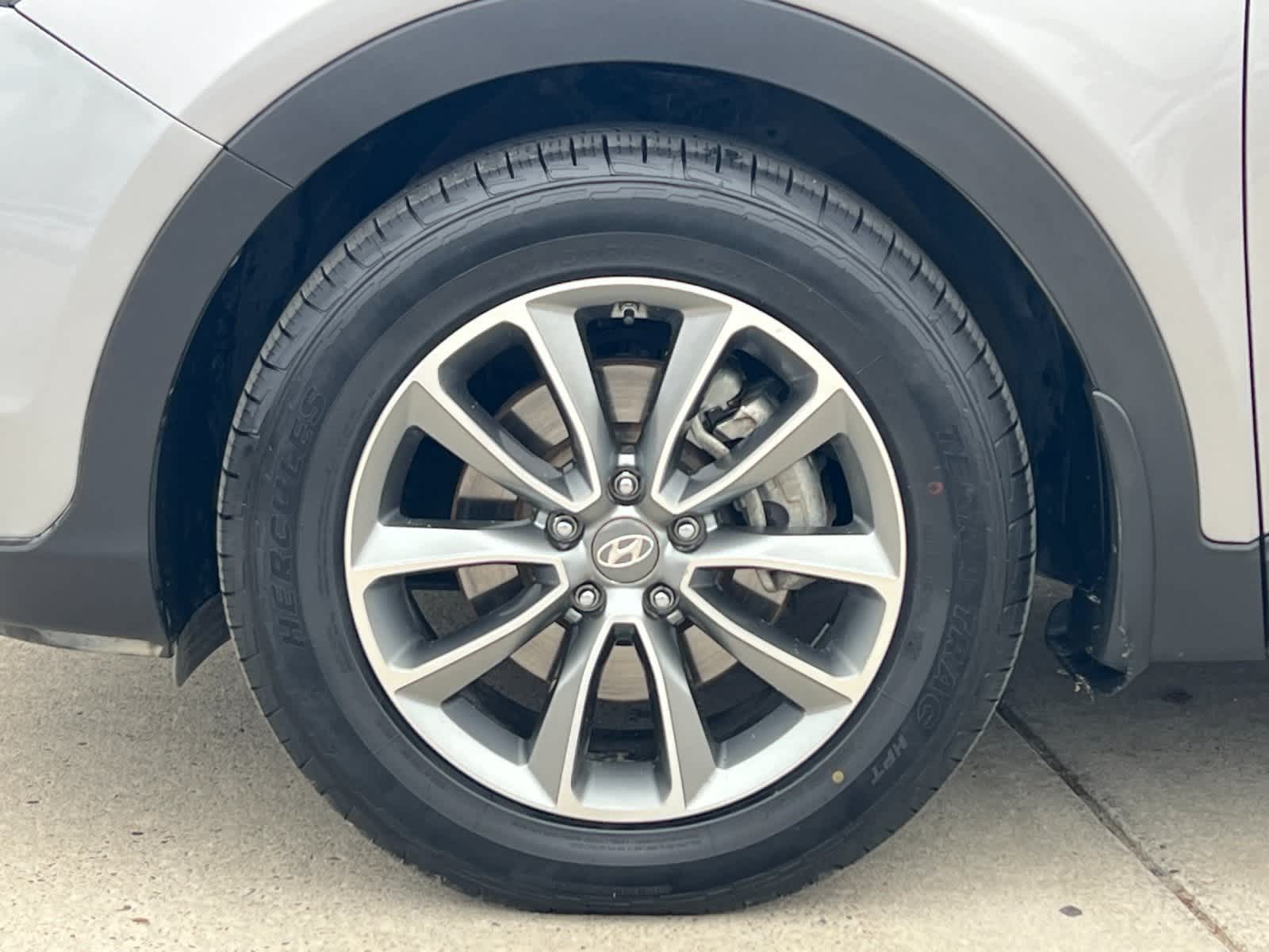 Thumbnail: 2019 Hyundai Santa Fe - 25