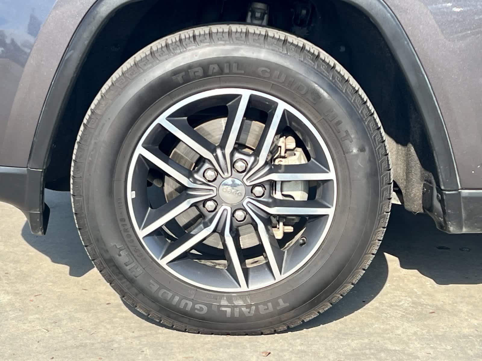 Thumbnail: 2018 Jeep Grand Cherokee - 27