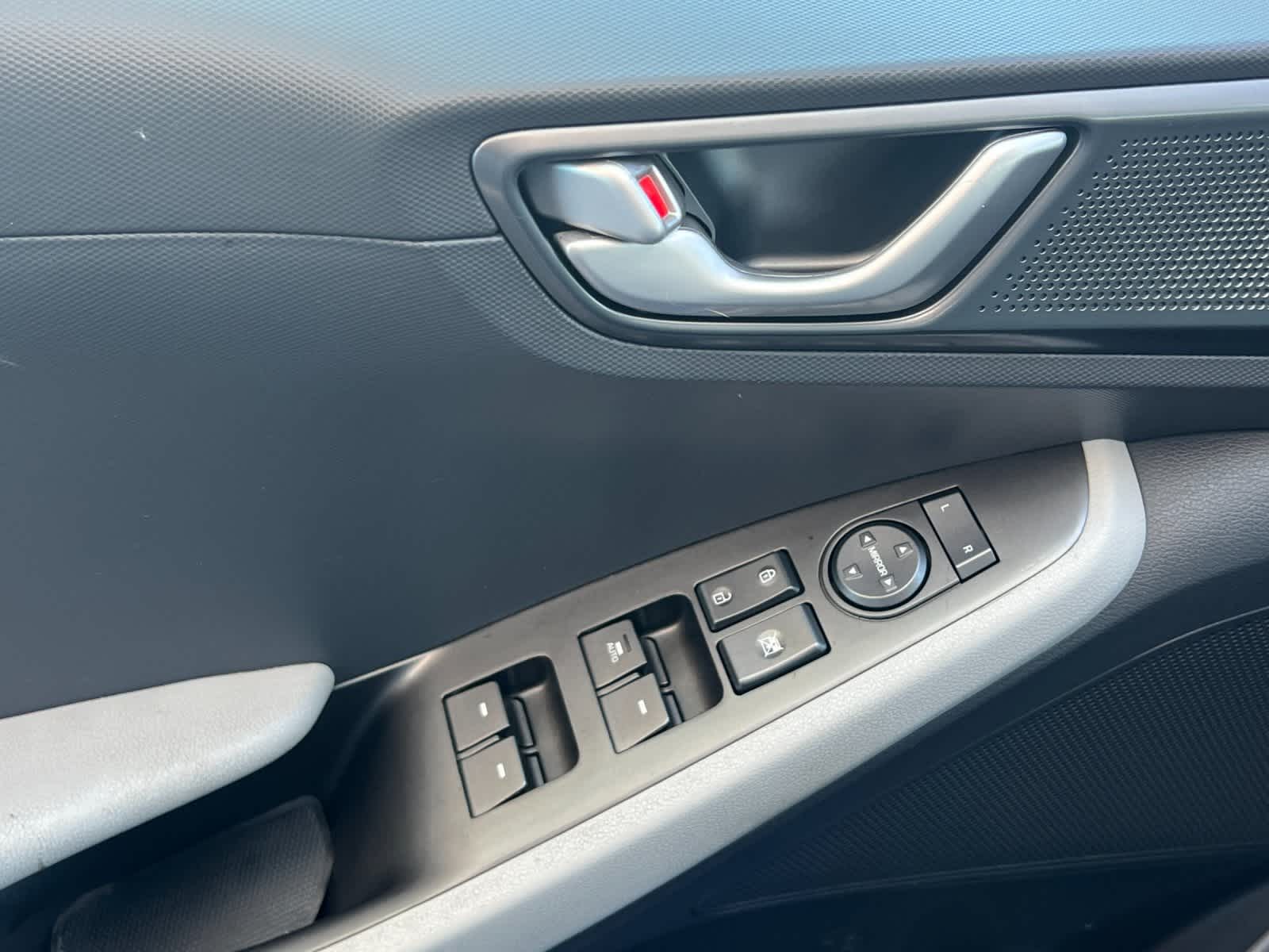 Thumbnail: 2021 Hyundai Ioniq - 12