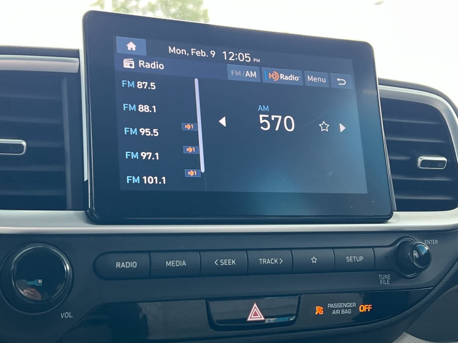 Thumbnail: 2023 Hyundai Venue - 19