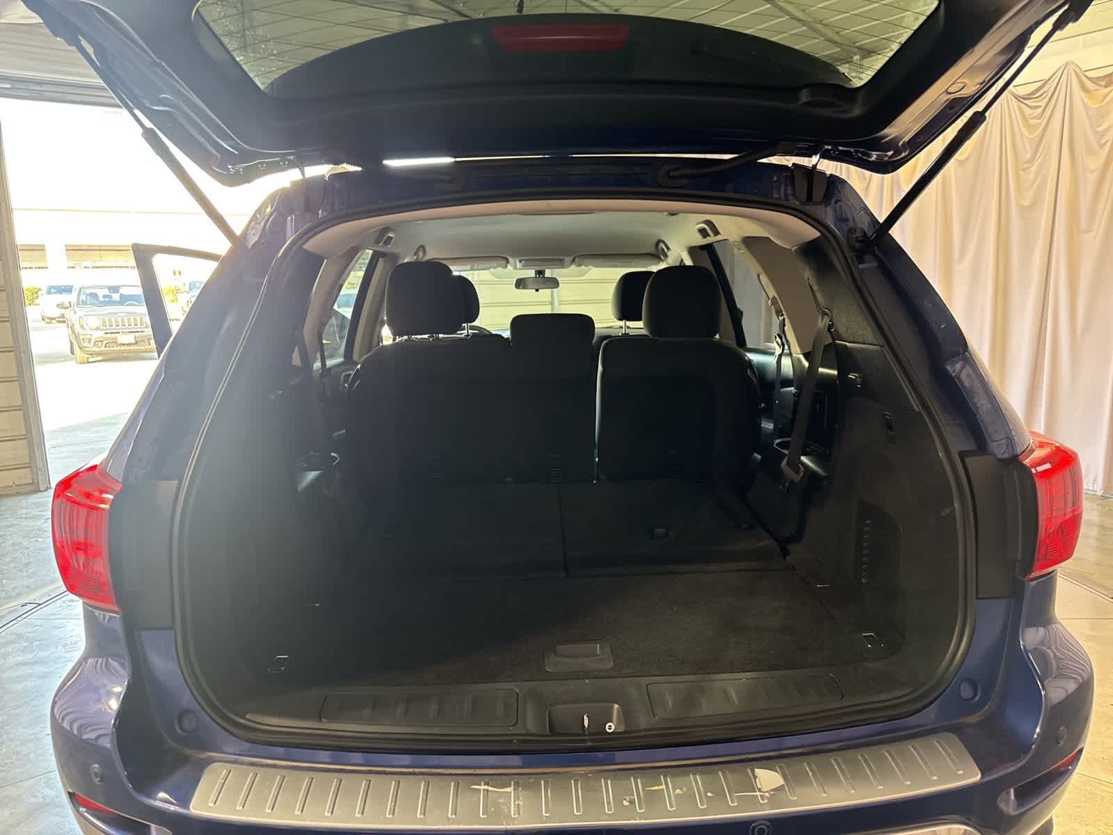 Thumbnail: 2020 Nissan Pathfinder - 12