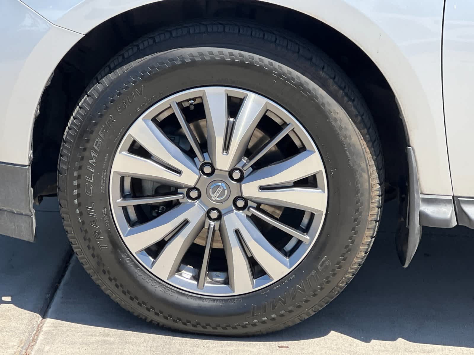Thumbnail: 2018 Nissan Pathfinder - 27