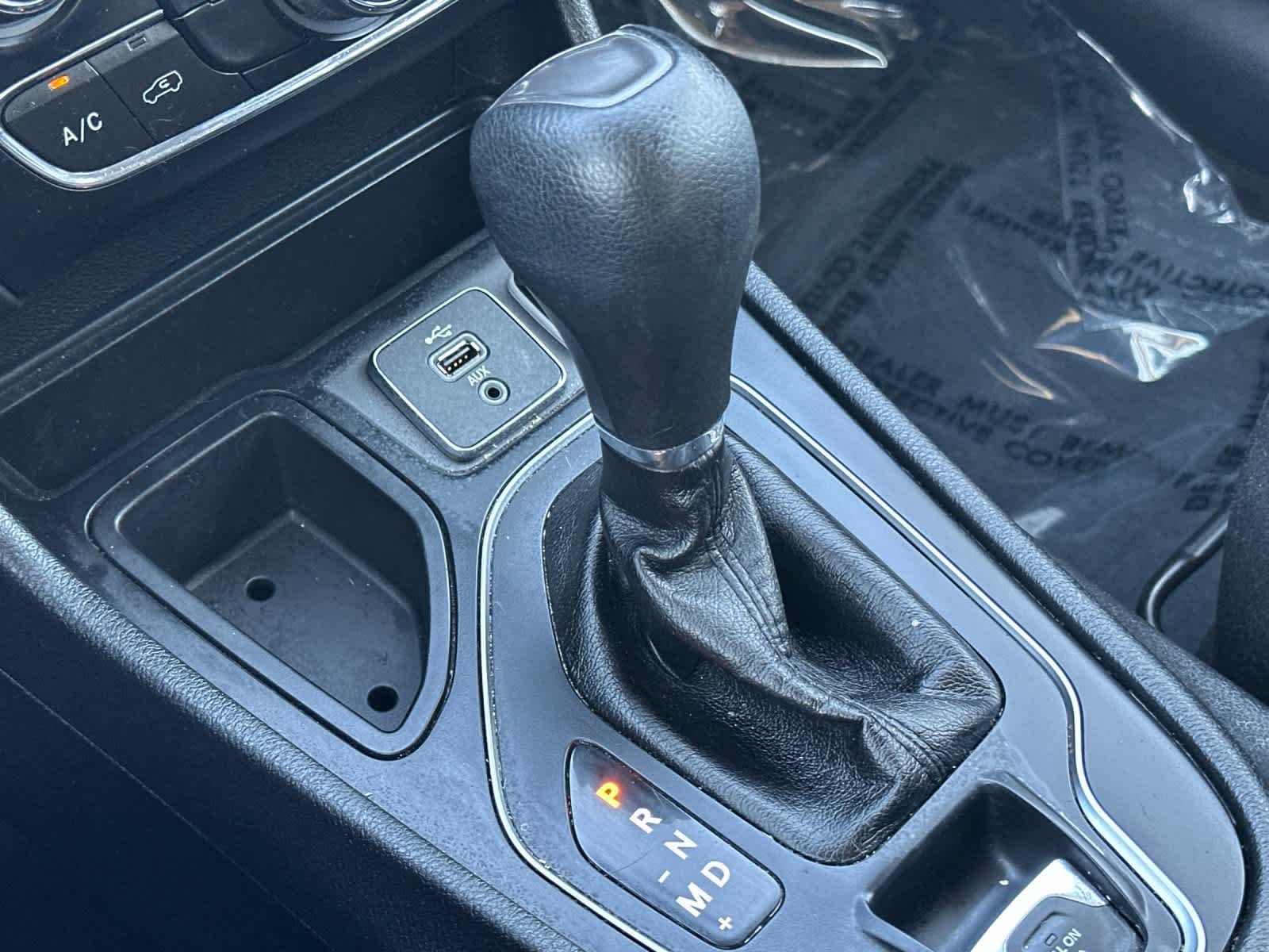 Thumbnail: 2019 Jeep Cherokee - 21