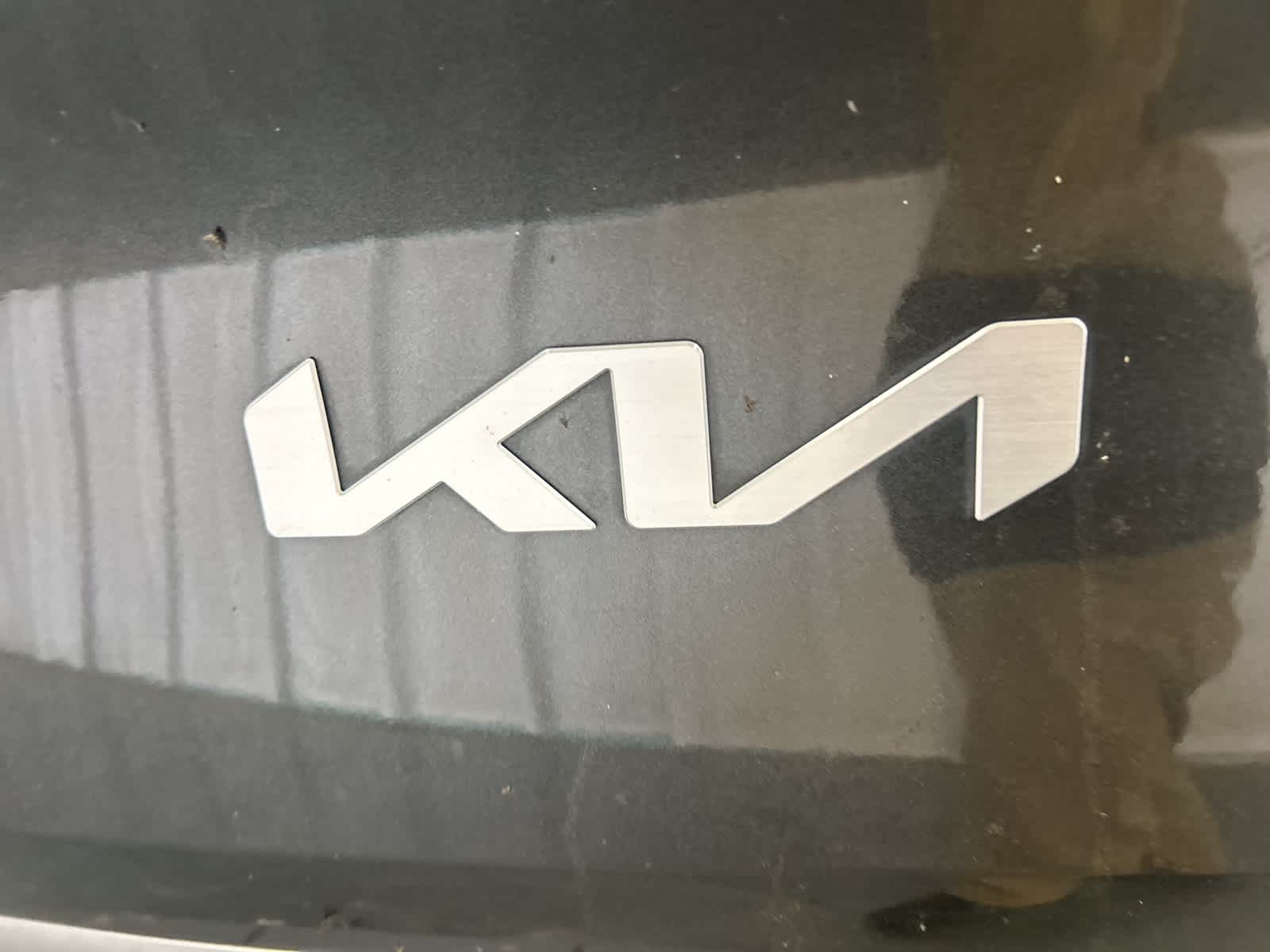 Thumbnail: 2022 Kia EV6 - 10