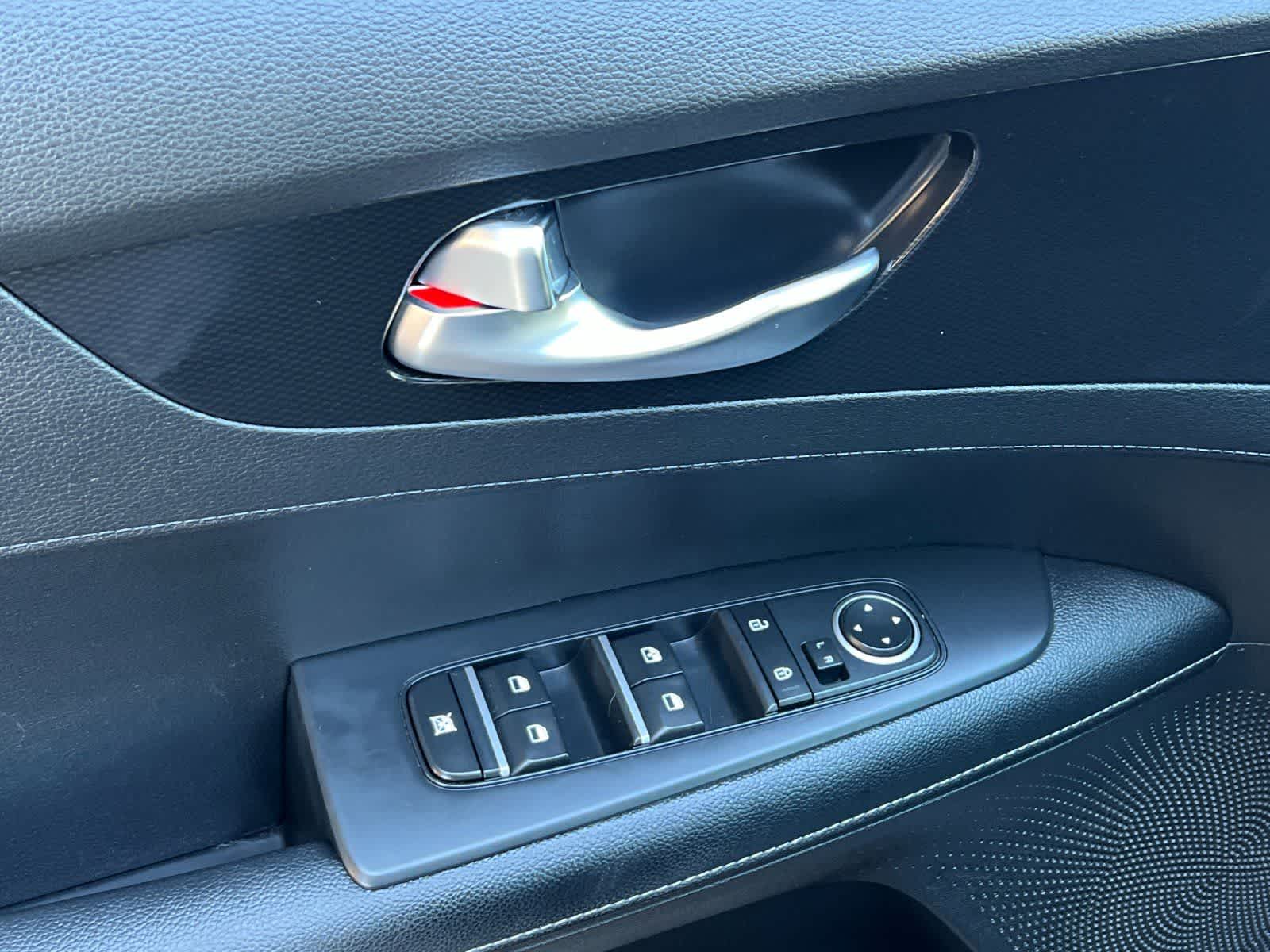 Thumbnail: 2021 Kia Forte - 13