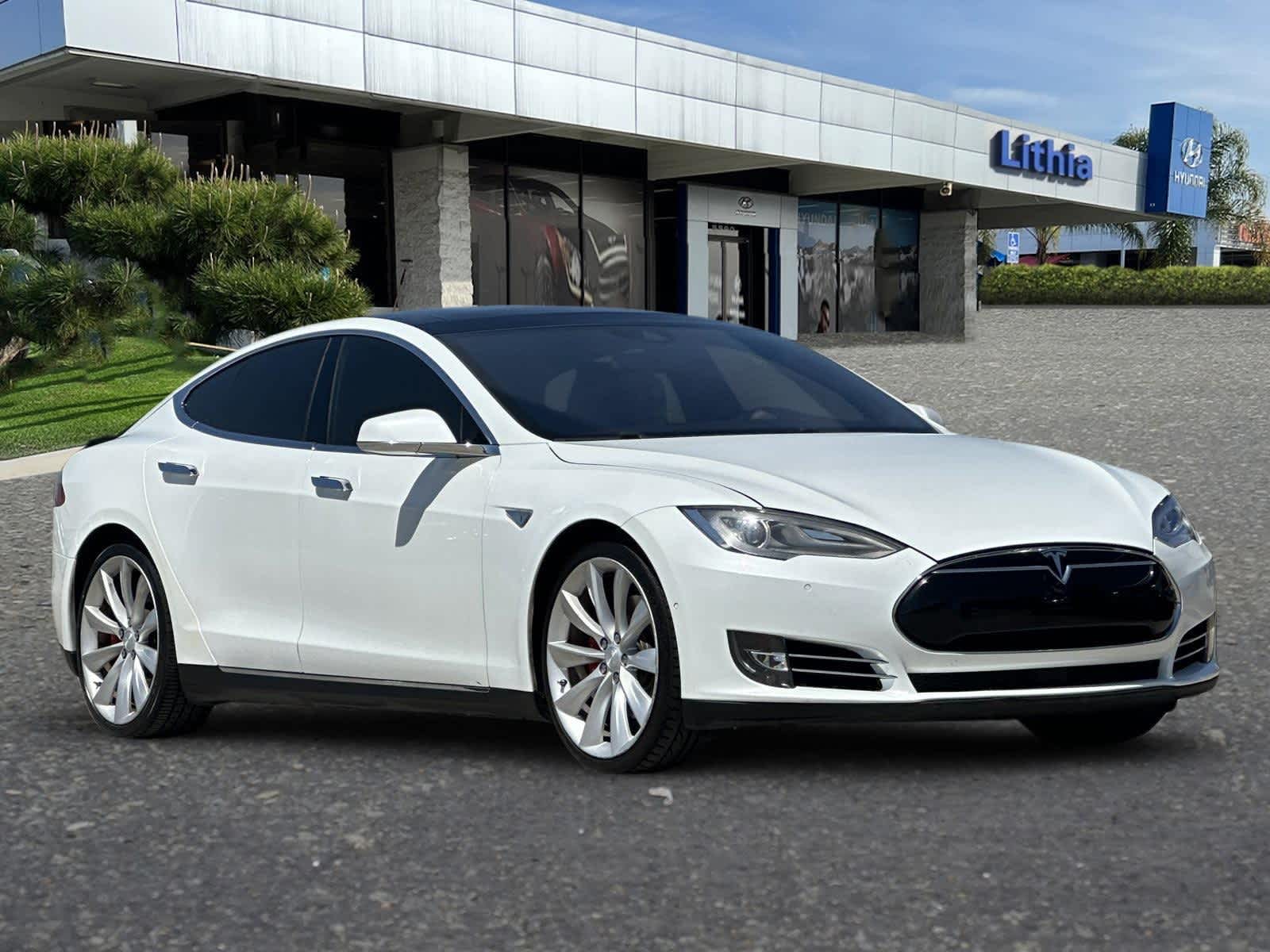 Thumbnail: 2015 Tesla Model S - 9