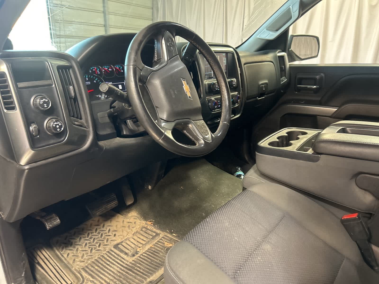 Thumbnail: 2017 Chevrolet Silverado 1500 - 24