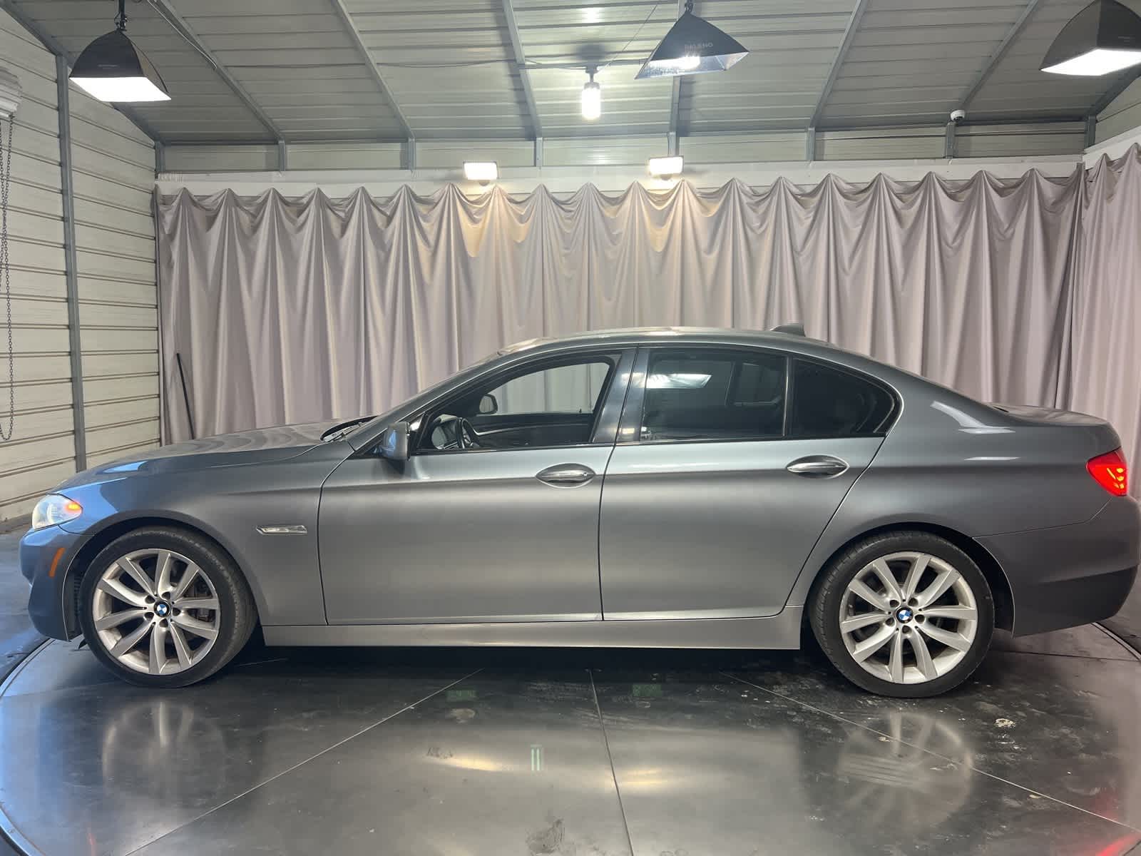 Thumbnail: 2012 BMW 5 Series - 4