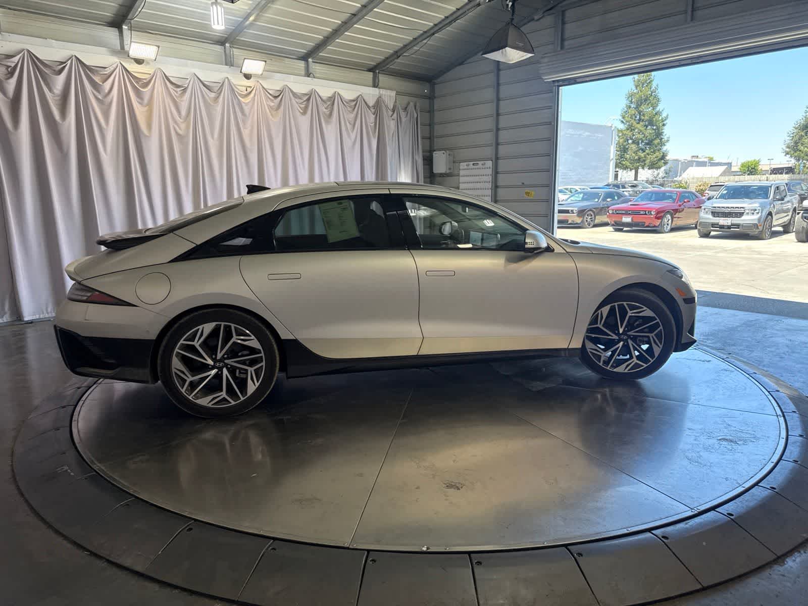 Thumbnail: 2024 Hyundai Ioniq 6 - 3