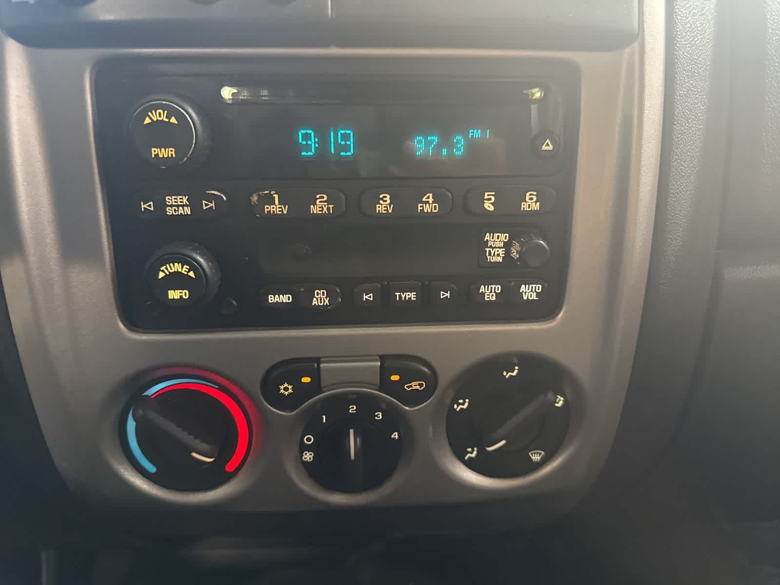 Thumbnail: 2008 Chevrolet Colorado - 24