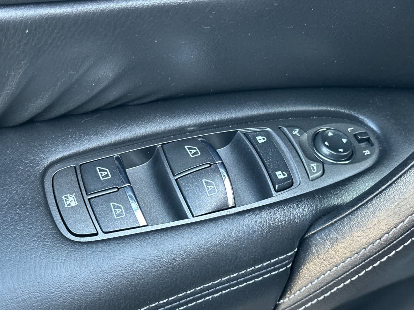 Thumbnail: 2016 INFINITI QX80 - 14