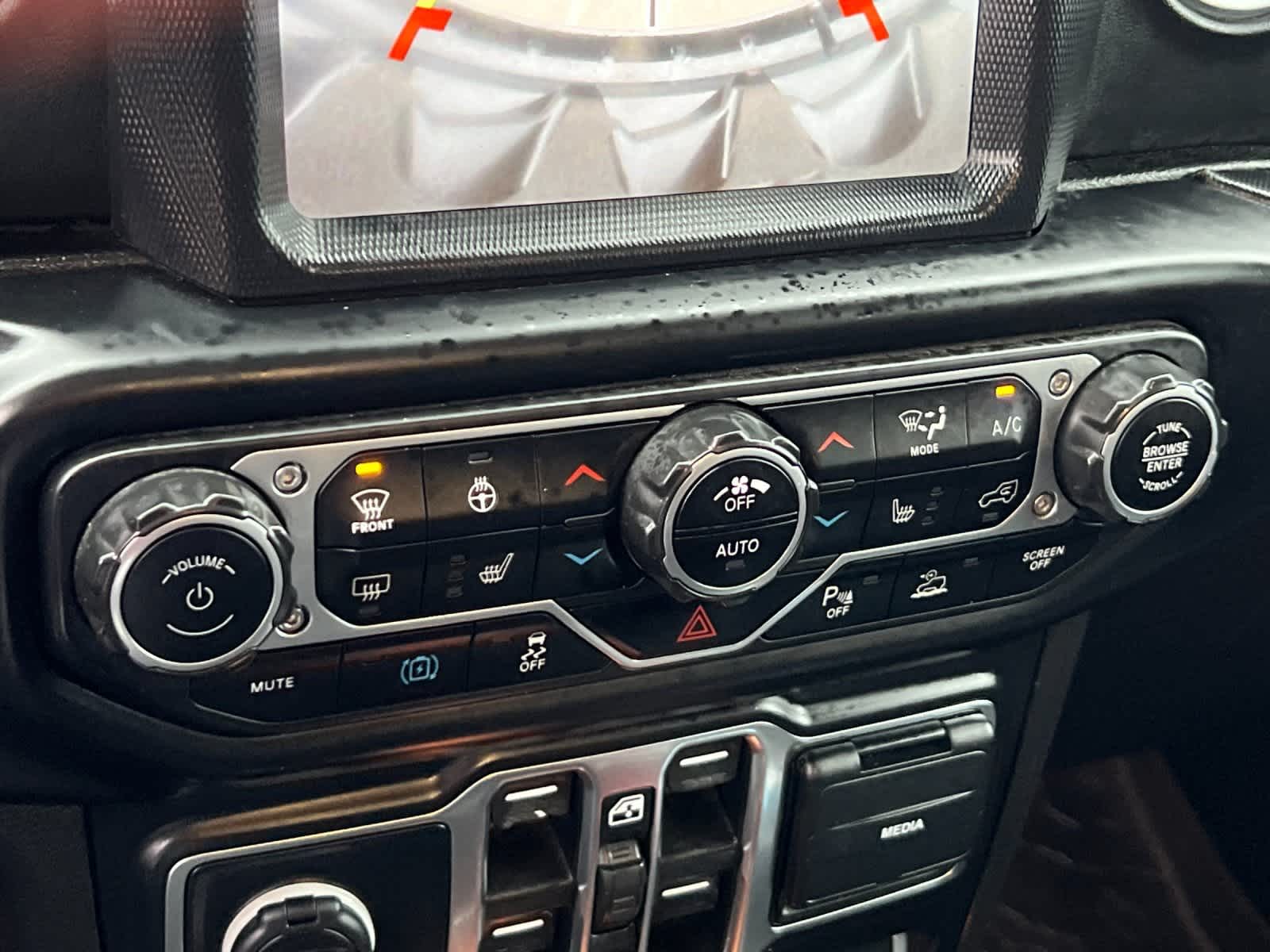 Thumbnail: 2021 Jeep Wrangler - 21