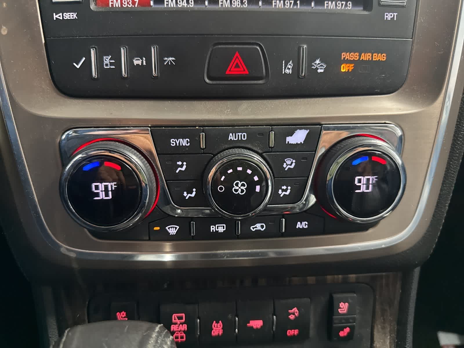 Thumbnail: 2014 GMC Acadia - 22