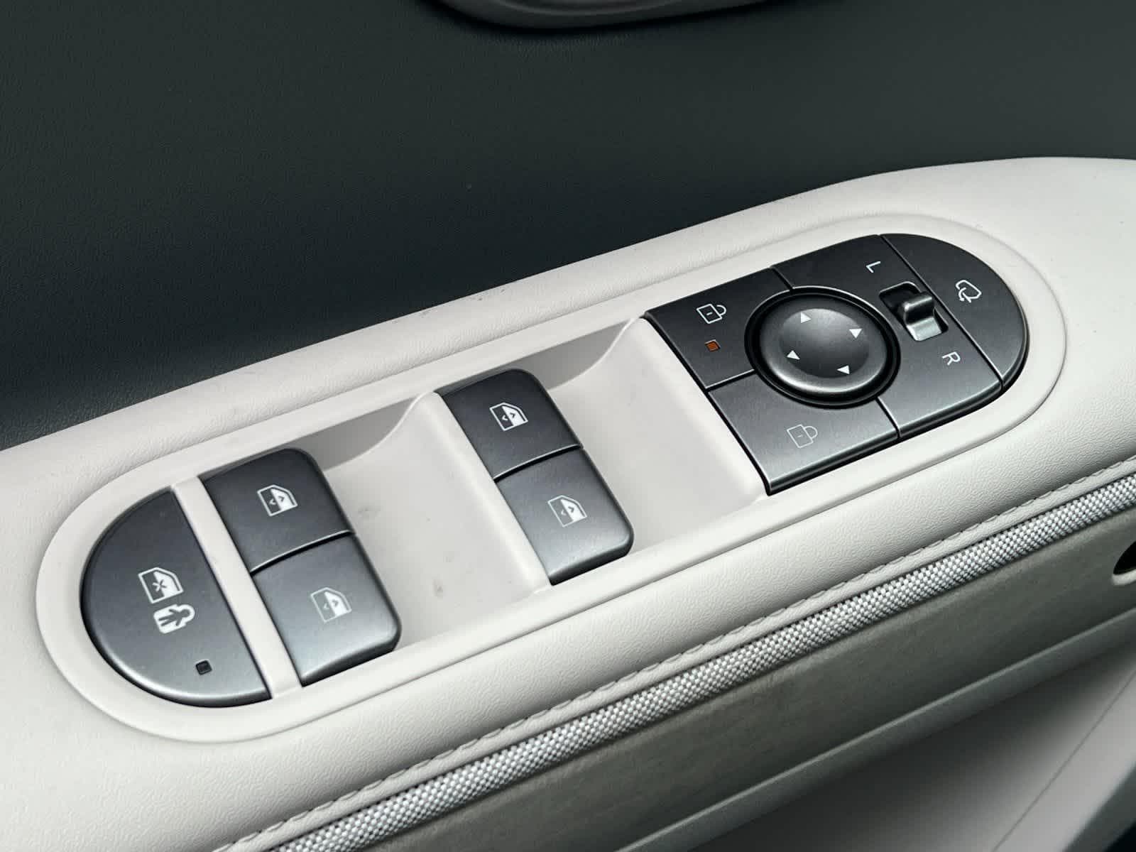 Thumbnail: 2026 Hyundai Ioniq 5 - 13