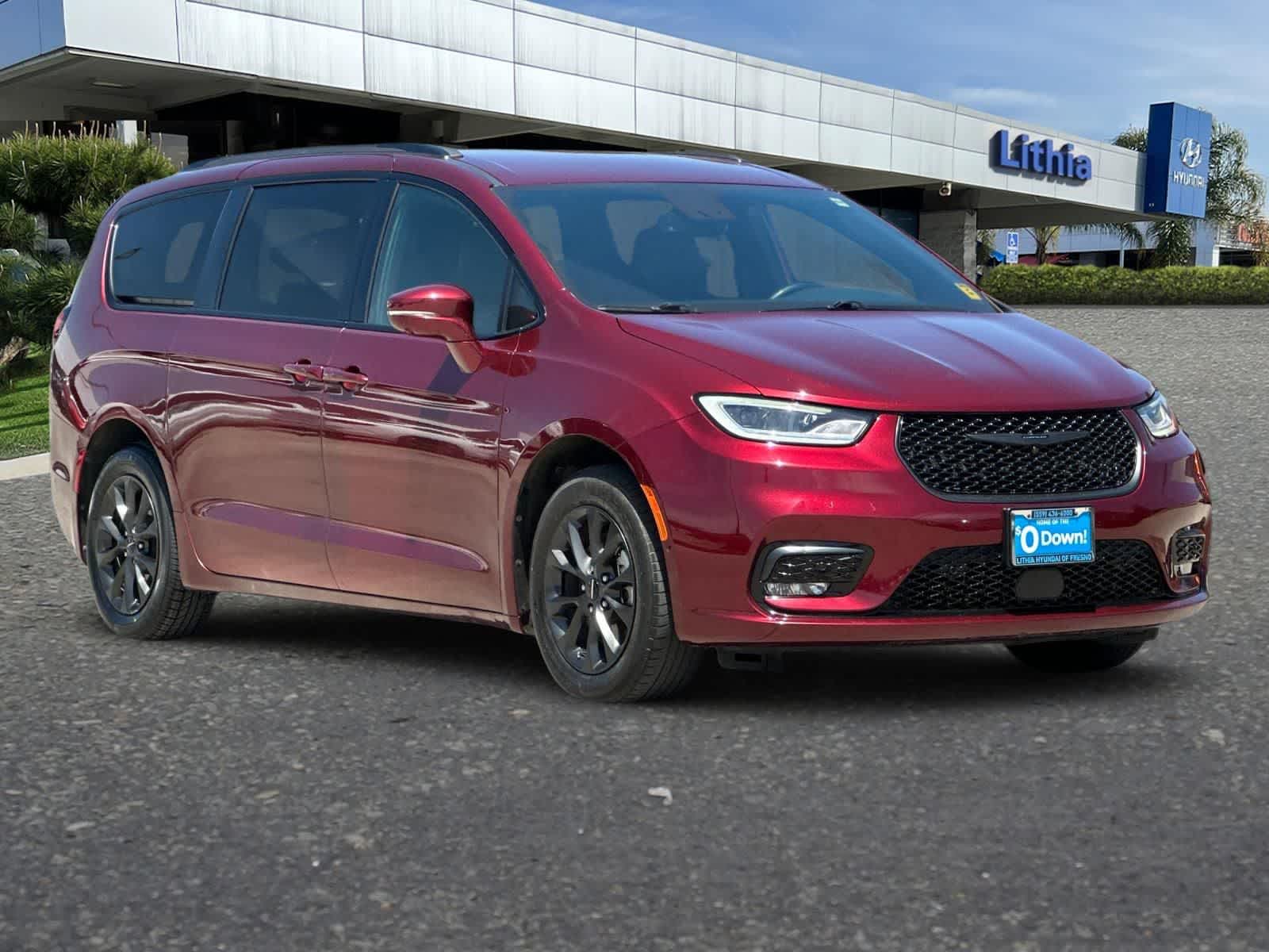 Thumbnail: 2021 Chrysler Pacifica - 9