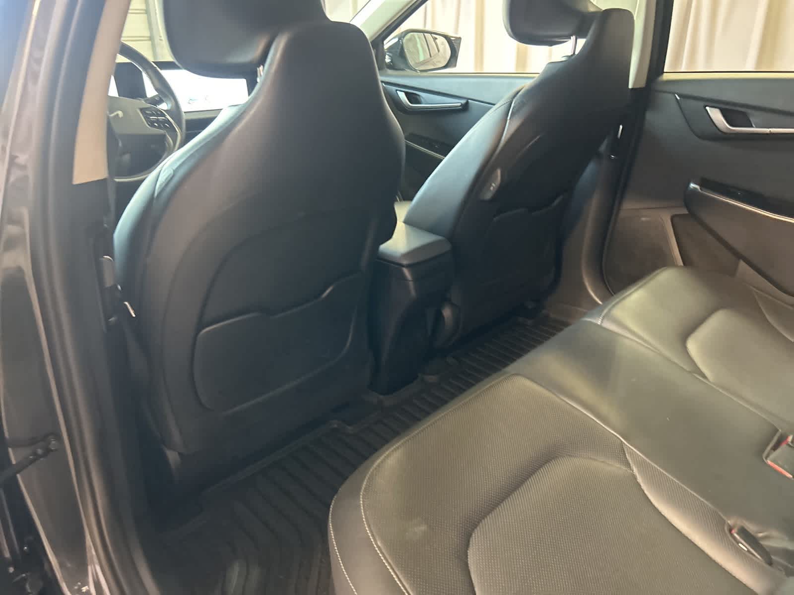 Thumbnail: 2022 Kia EV6 - 18