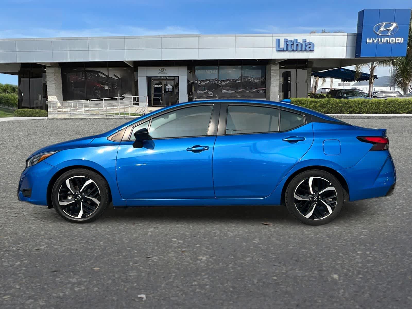 2024 Nissan Versa 1.6 SR photo 5