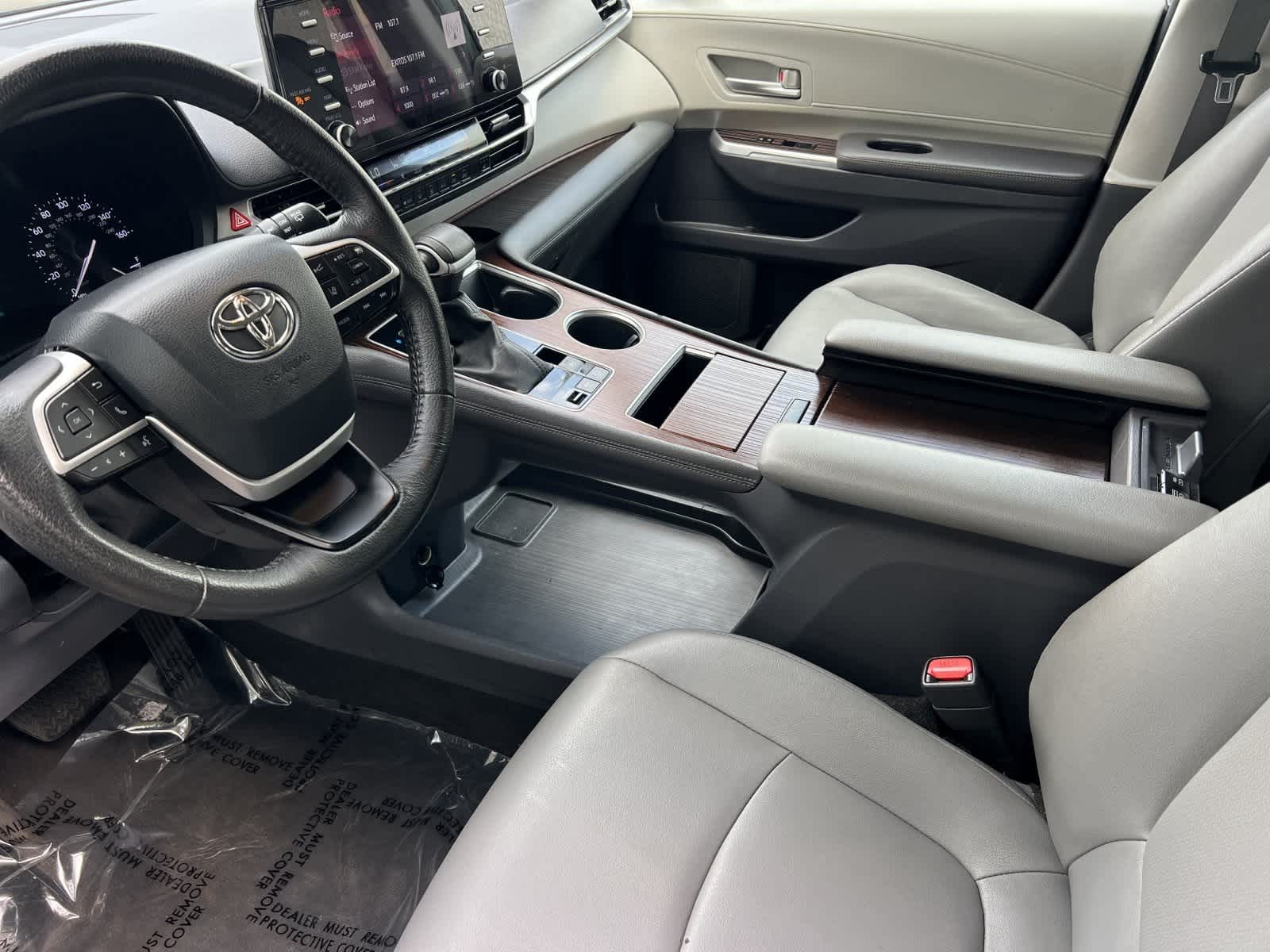 Thumbnail: 2023 Toyota Sienna - 11