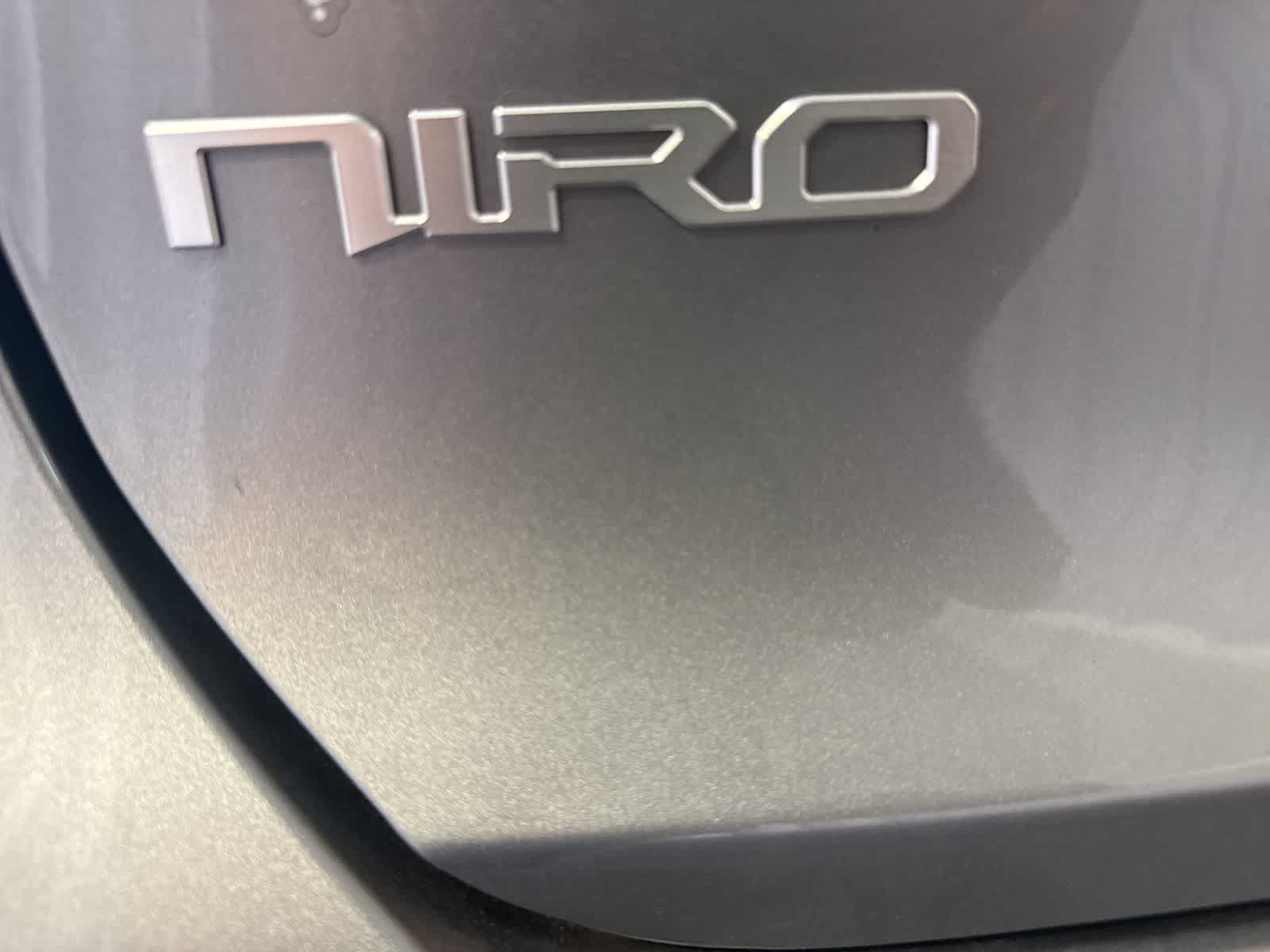 Thumbnail: 2023 Kia Niro - 10