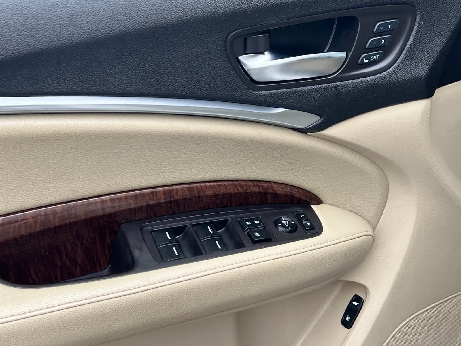 Thumbnail: 2017 Acura MDX - 13