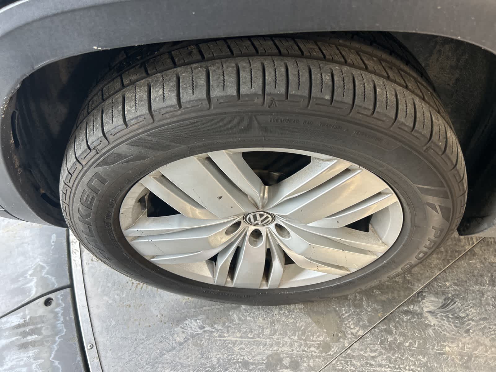 Thumbnail: 2019 Volkswagen Atlas - 17