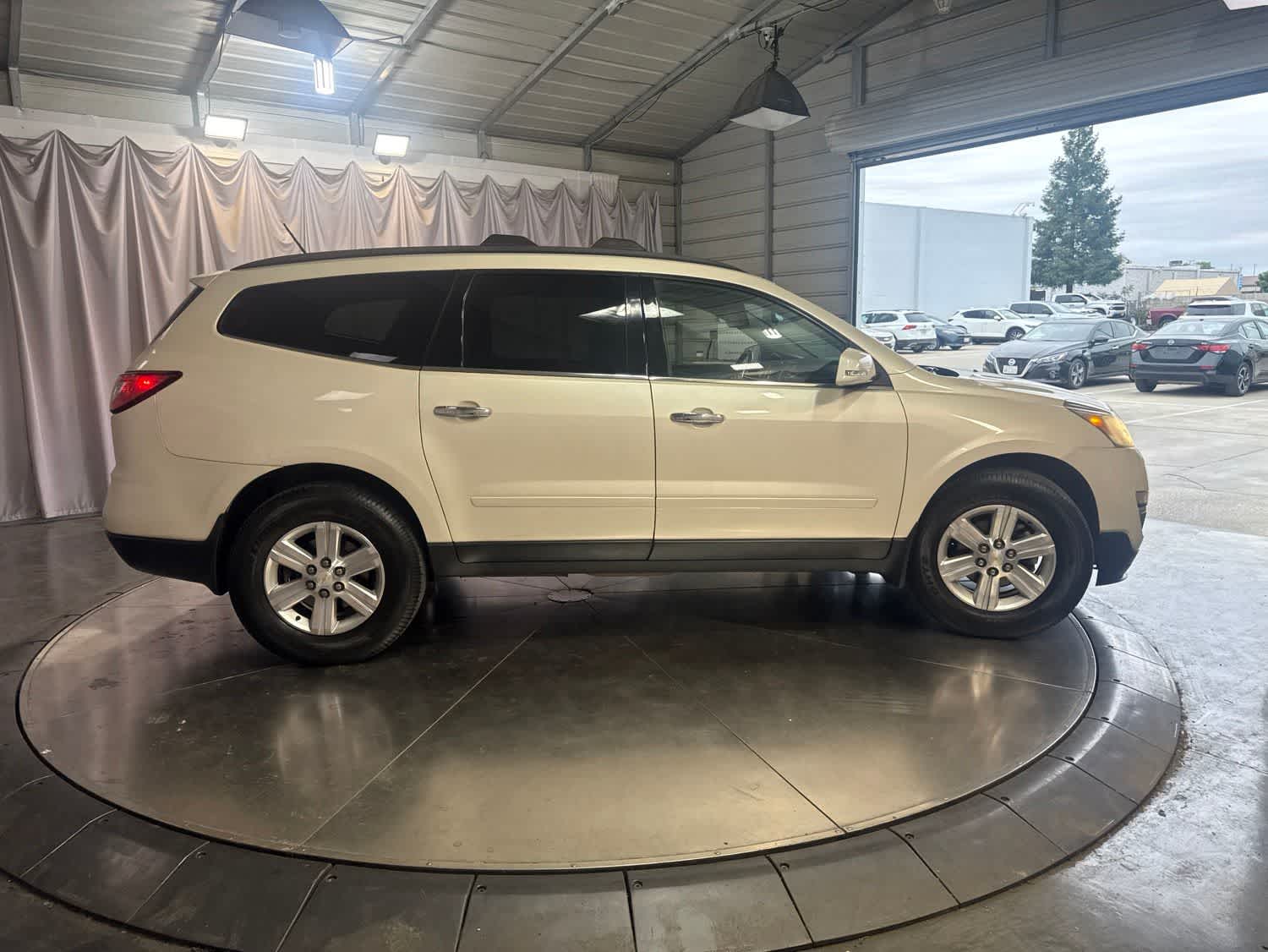 Thumbnail: 2014 Chevrolet Traverse - 4