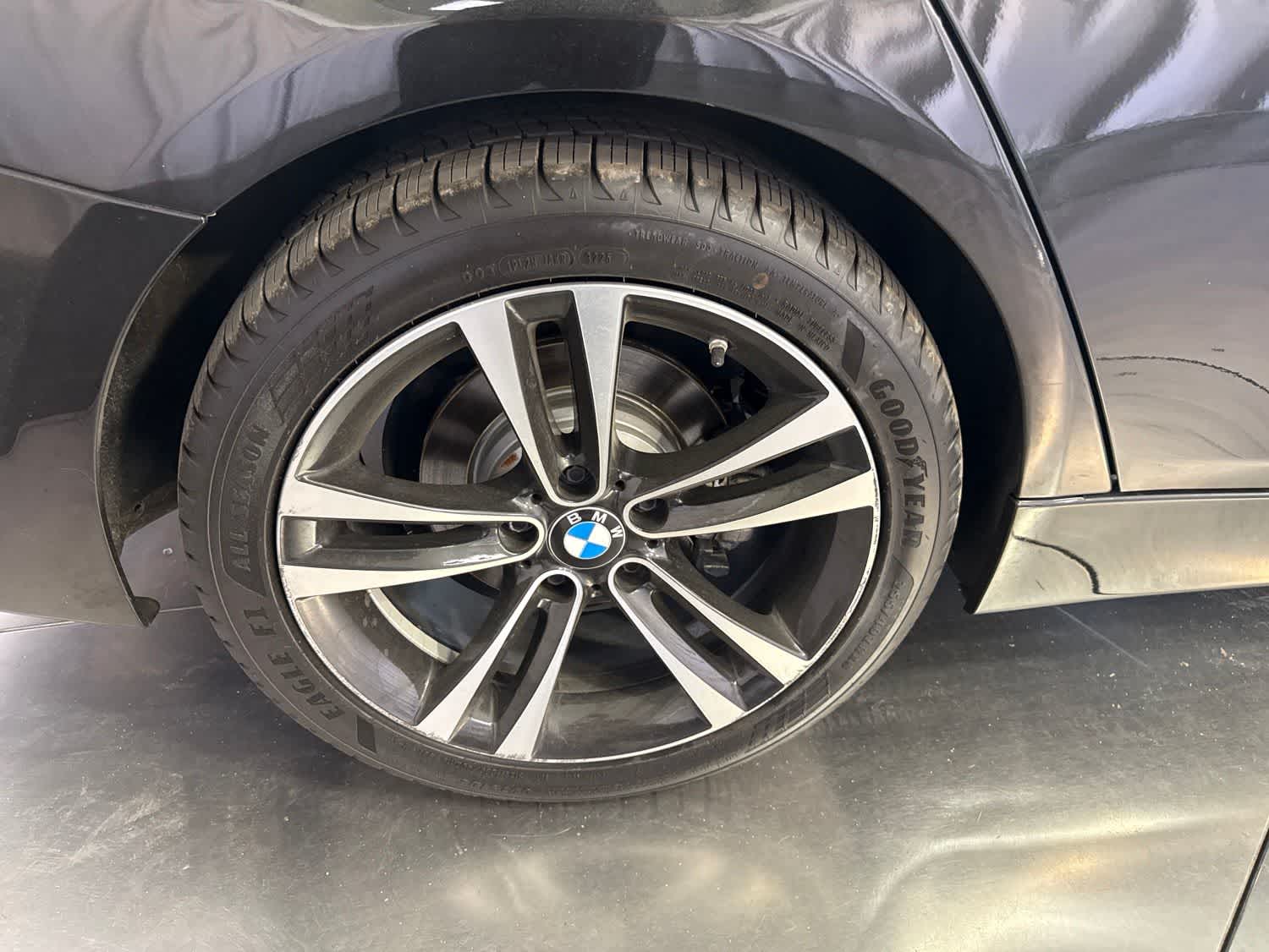 Thumbnail: 2018 BMW 3 Series - 12
