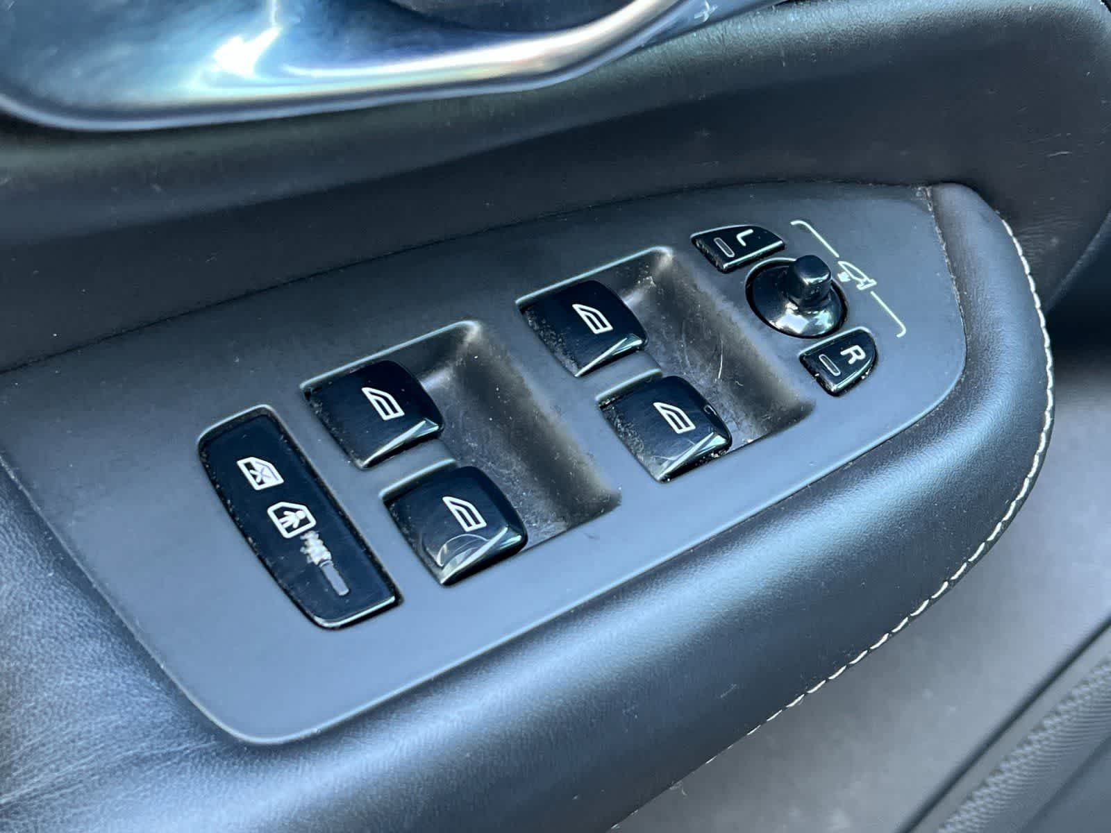 Thumbnail: 2017 Volvo XC90 - 14