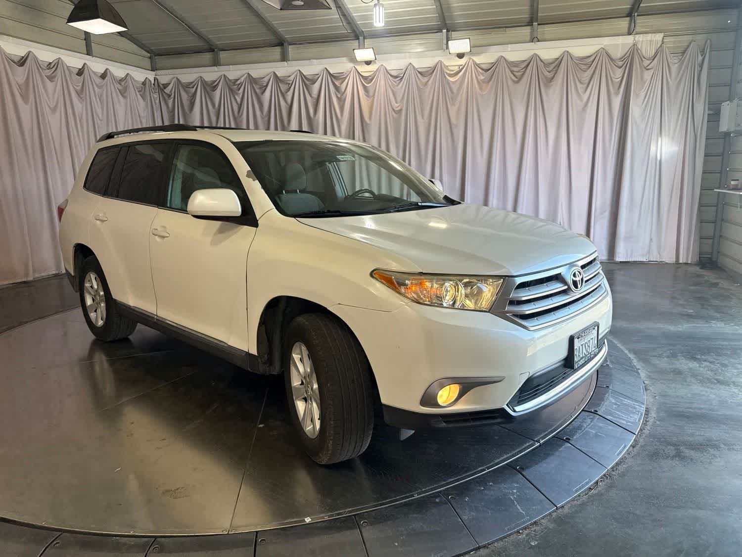 Thumbnail: 2013 Toyota Highlander - 3