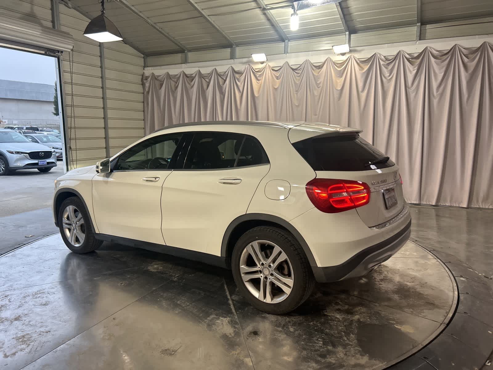 Thumbnail: 2016 Mercedes-Benz GLA - 14