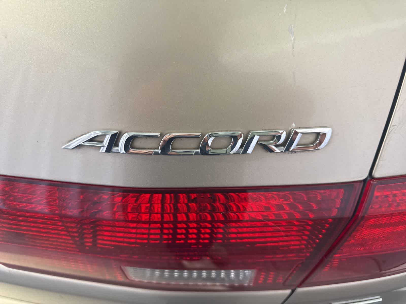 Thumbnail: 2005 Honda Accord - 14