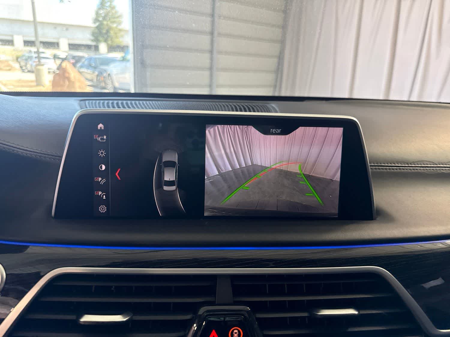 Thumbnail: 2019 BMW 7 Series - 24