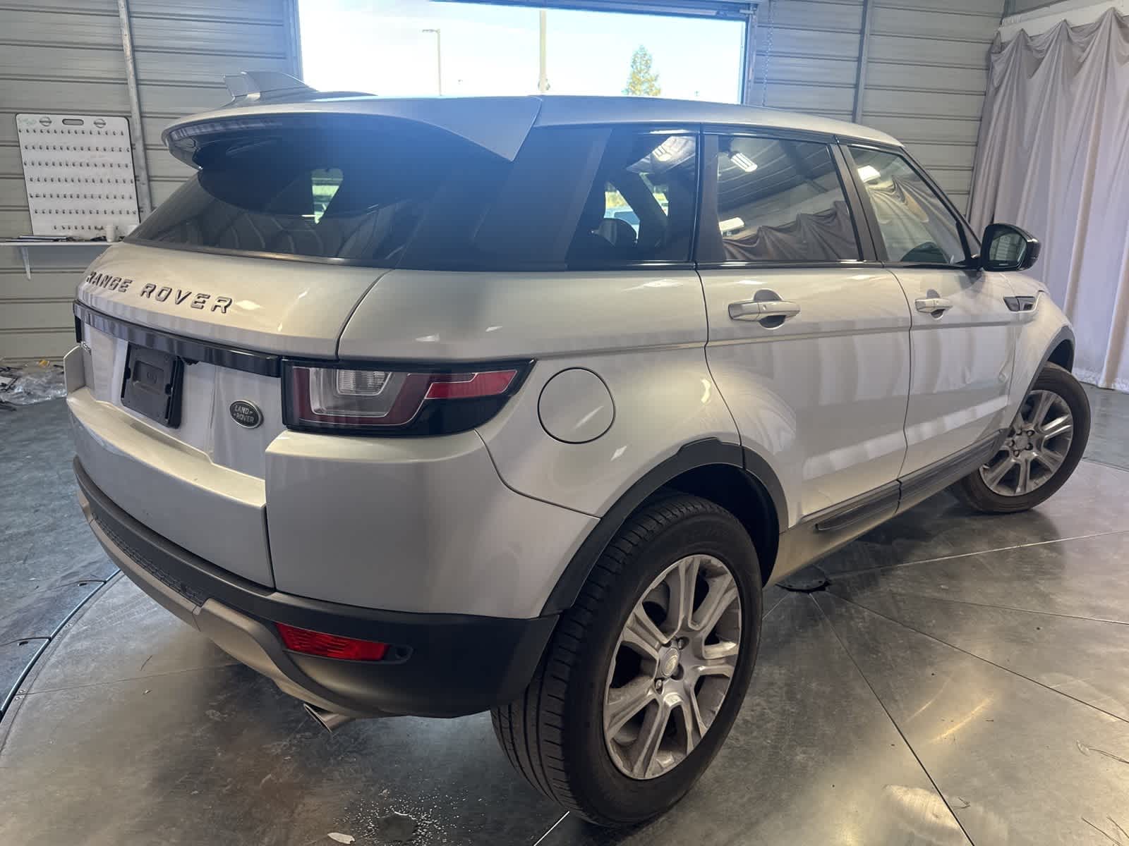 Thumbnail: 2019 Land Rover Range Rover Evoque - 4