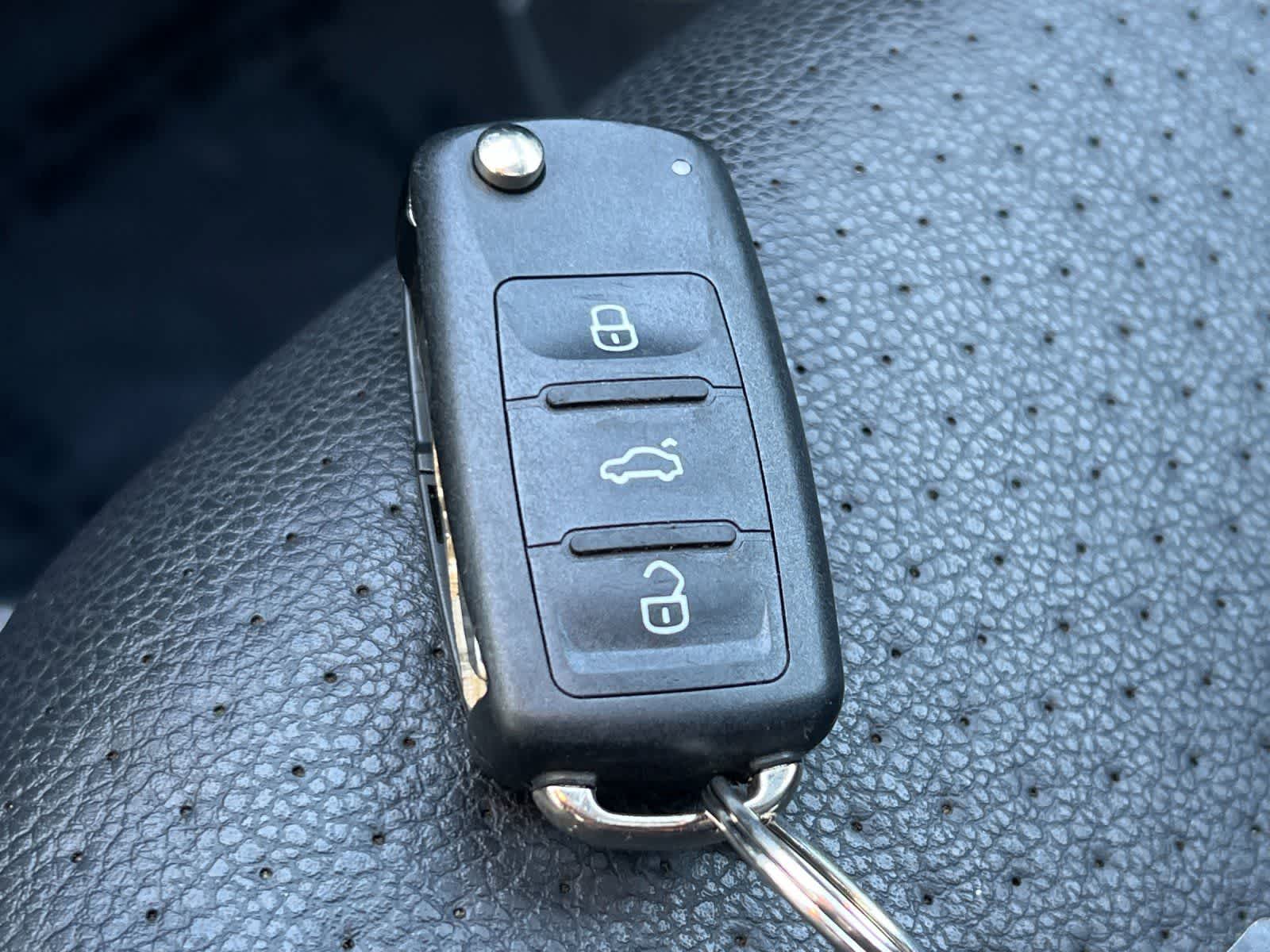 Thumbnail: 2016 Volkswagen Passat - 27