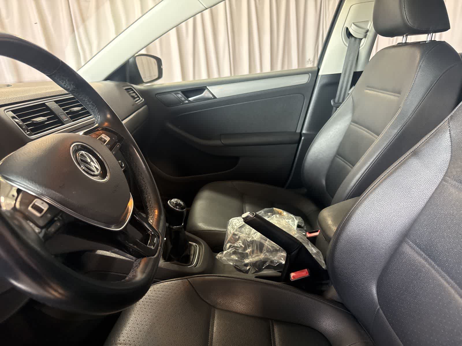 Thumbnail: 2017 Volkswagen Jetta - 21