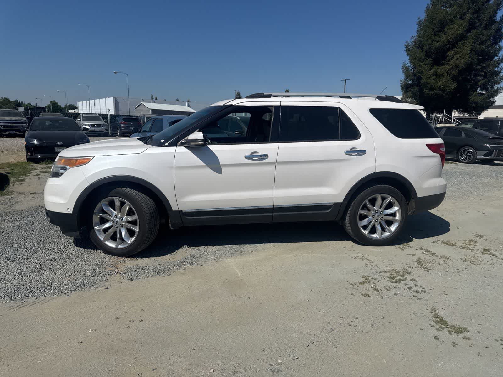 Thumbnail: 2013 Ford Explorer - 8