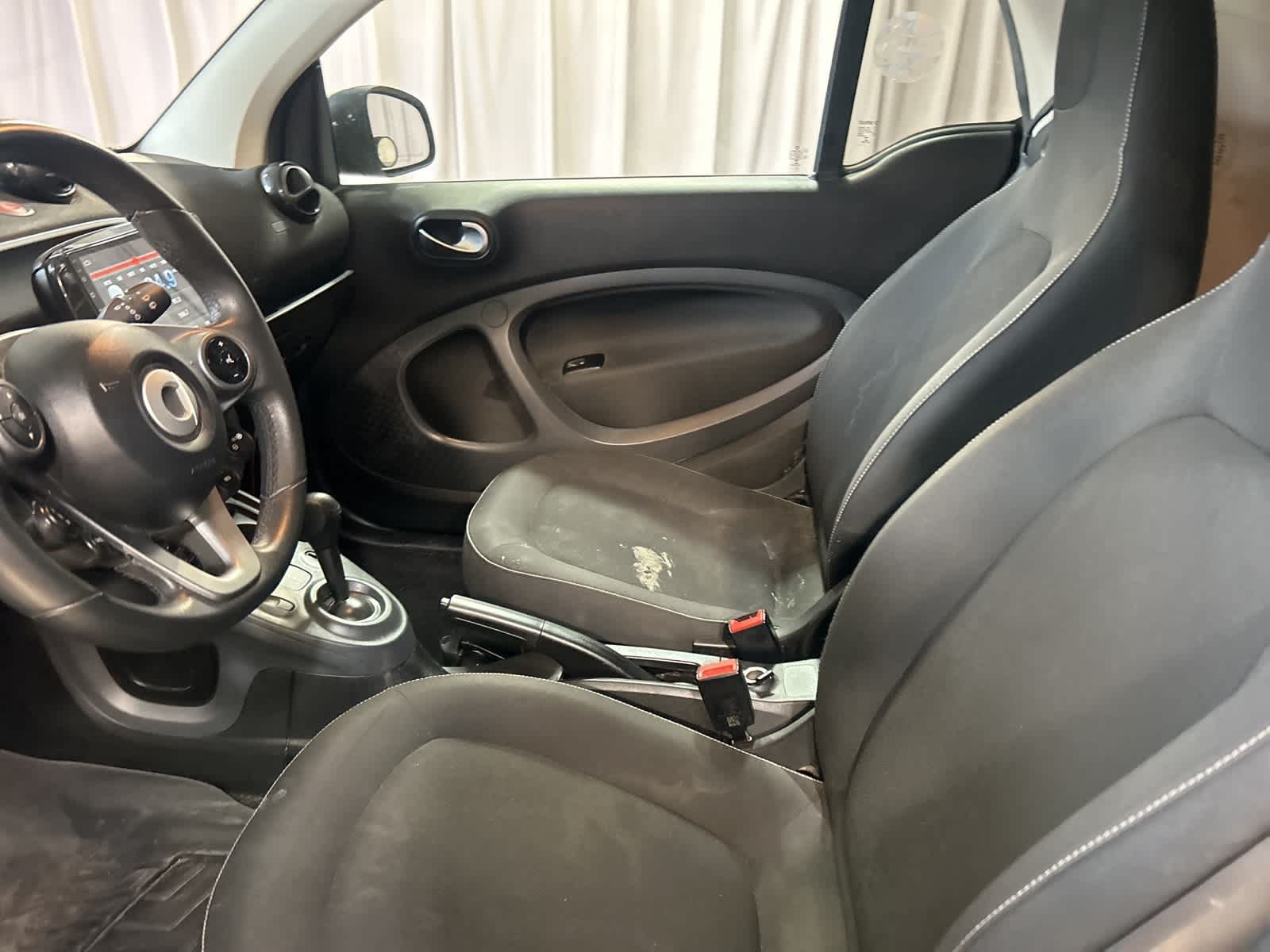 Thumbnail: 2016 smart fortwo - 20