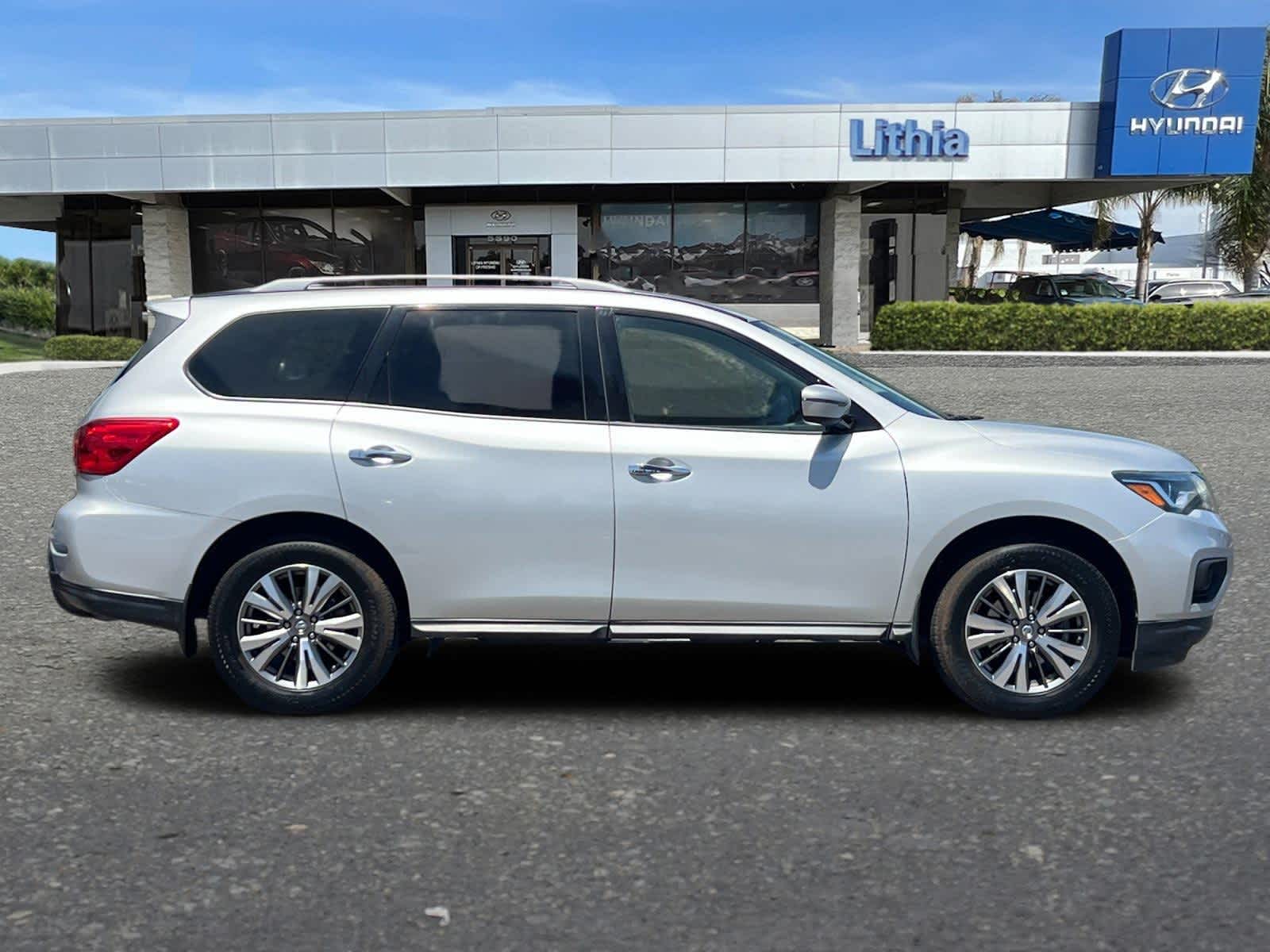 Thumbnail: 2018 Nissan Pathfinder - 8