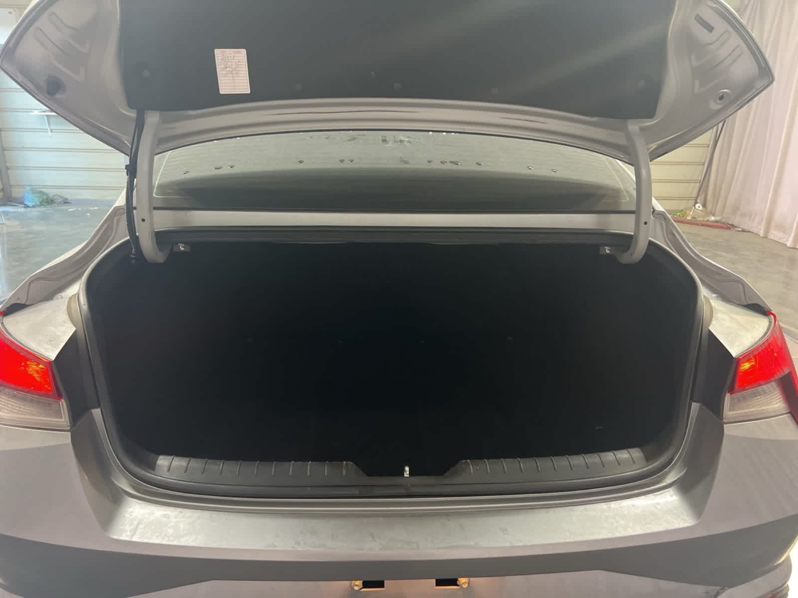 Thumbnail: 2021 Hyundai Elantra - 13