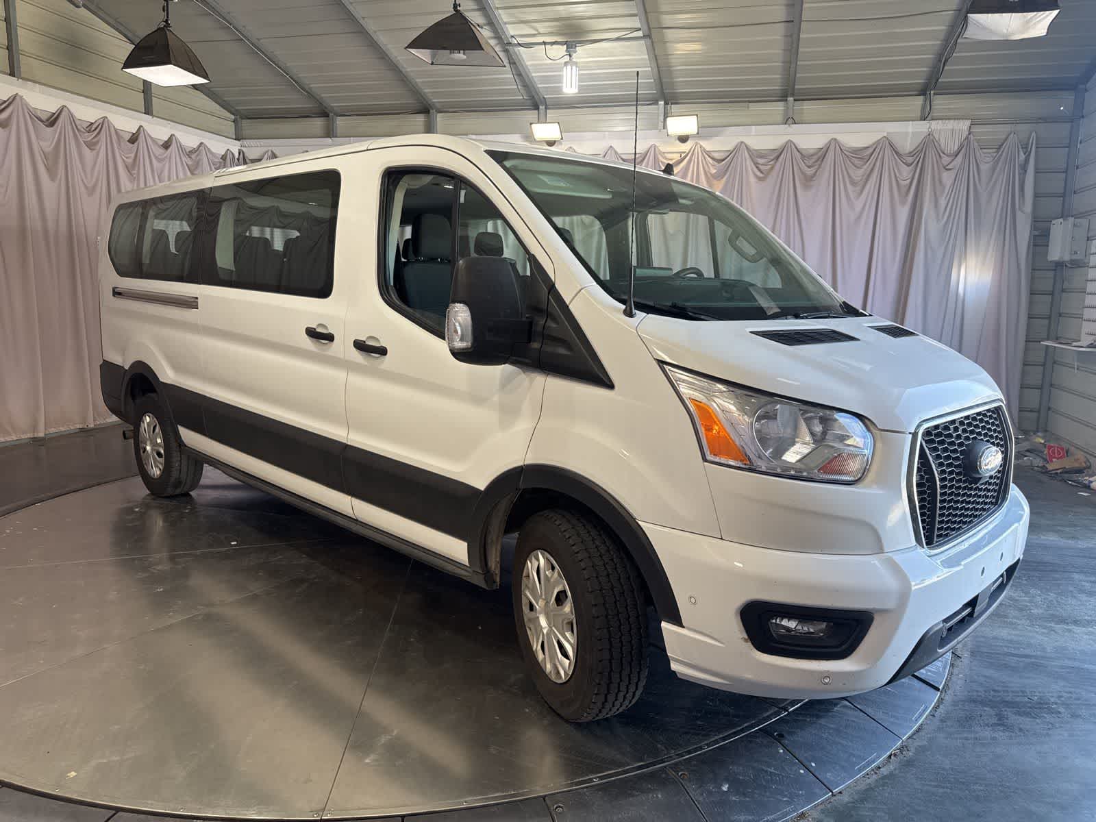 2022 Ford Transit-350 Passenger photo 2
