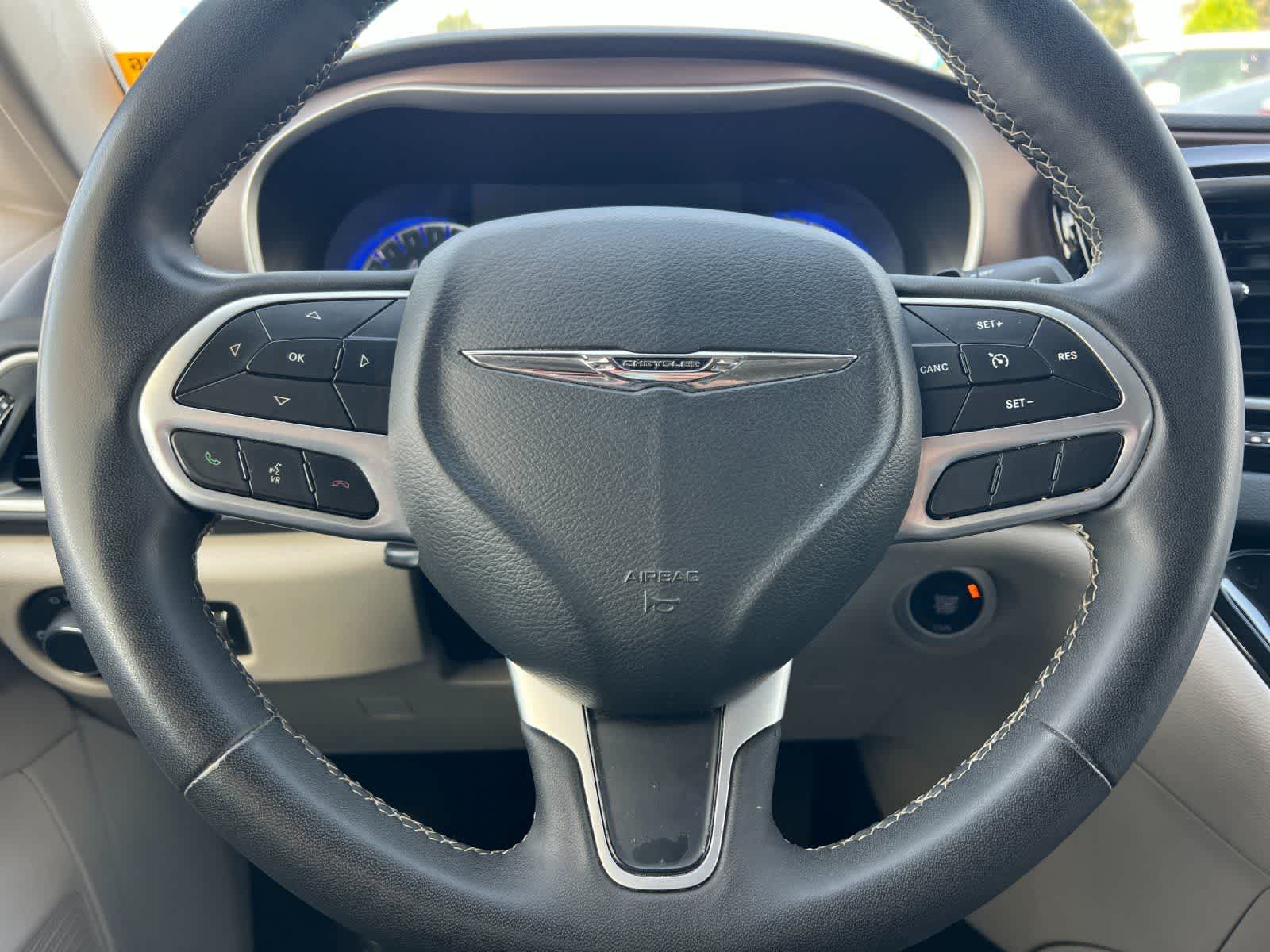 Thumbnail: 2023 Chrysler Voyager - 25