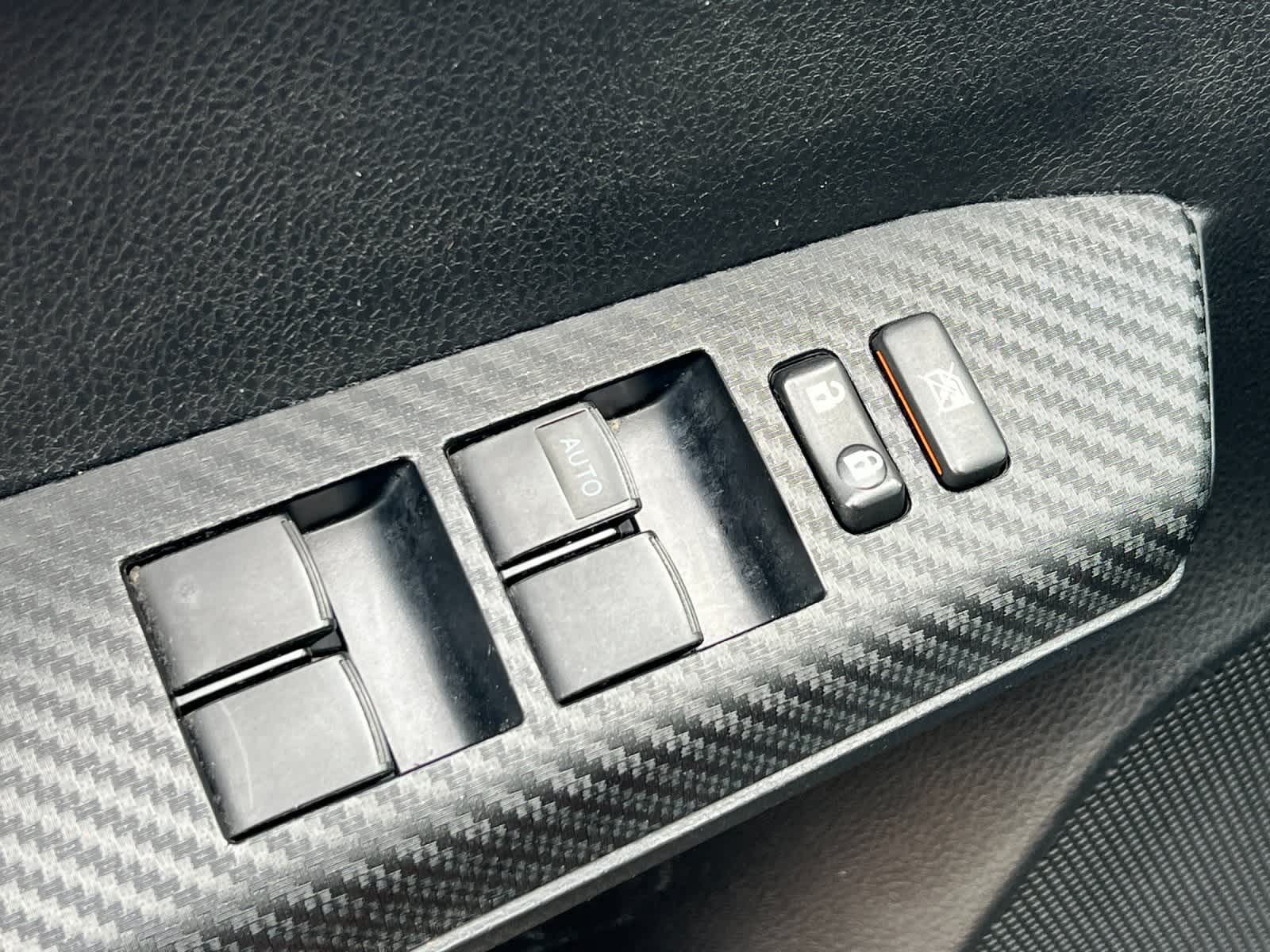 Thumbnail: 2013 Toyota RAV4 - 14