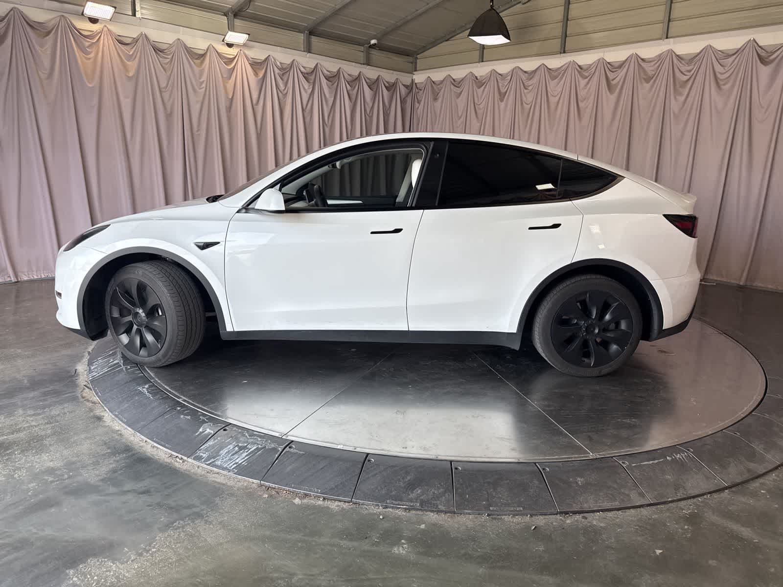Thumbnail: 2023 Tesla Model Y - 8