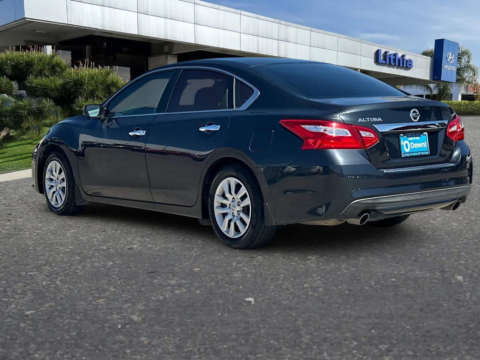 Thumbnail: 2016 Nissan Altima - 7