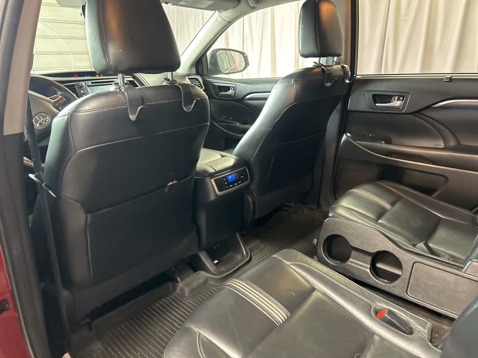 Thumbnail: 2017 Toyota Highlander - 19