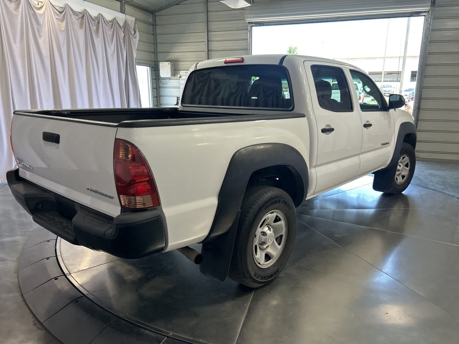 Thumbnail: 2014 Toyota Tacoma - 9