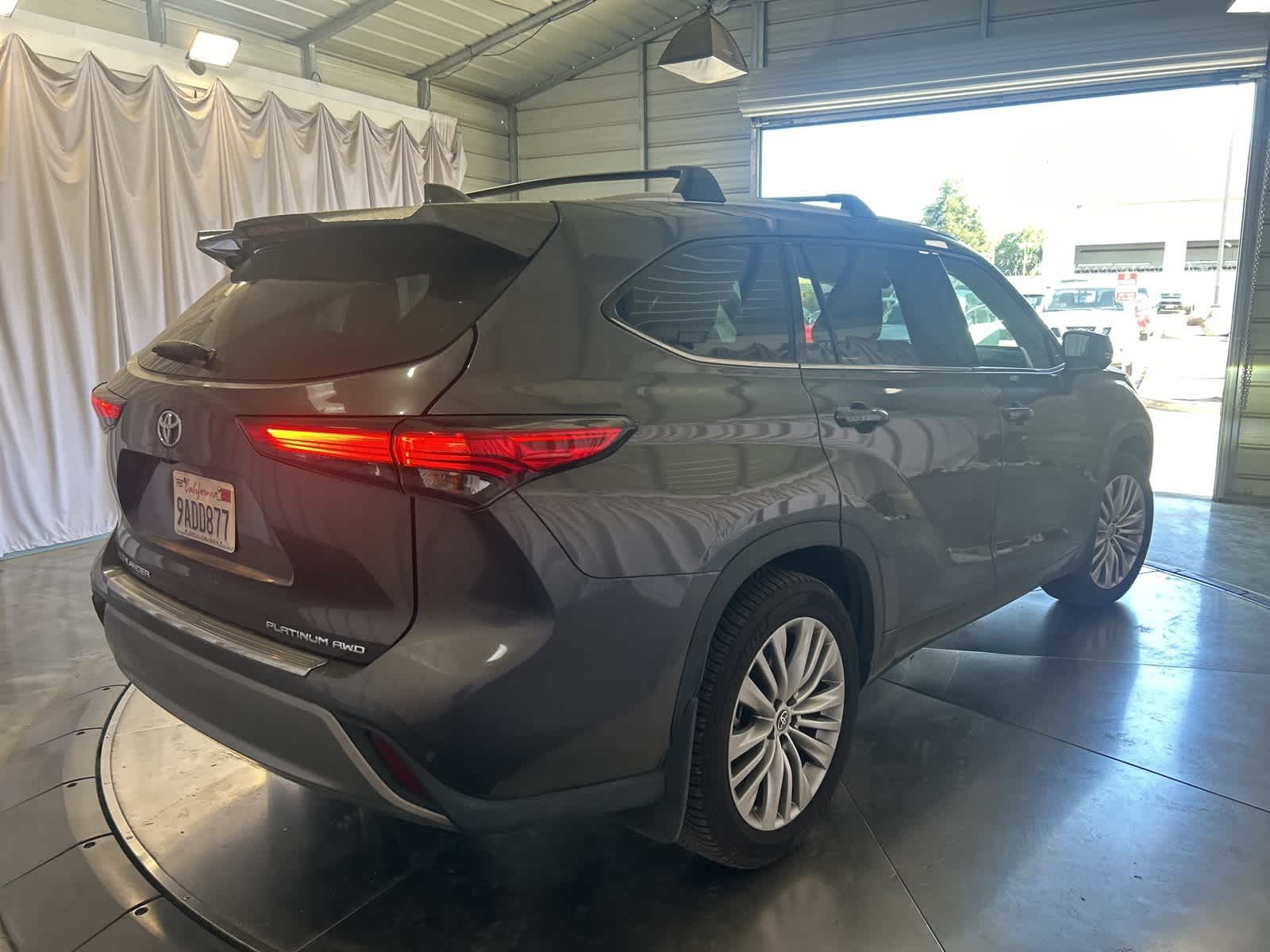 Thumbnail: 2022 Toyota Highlander - 8