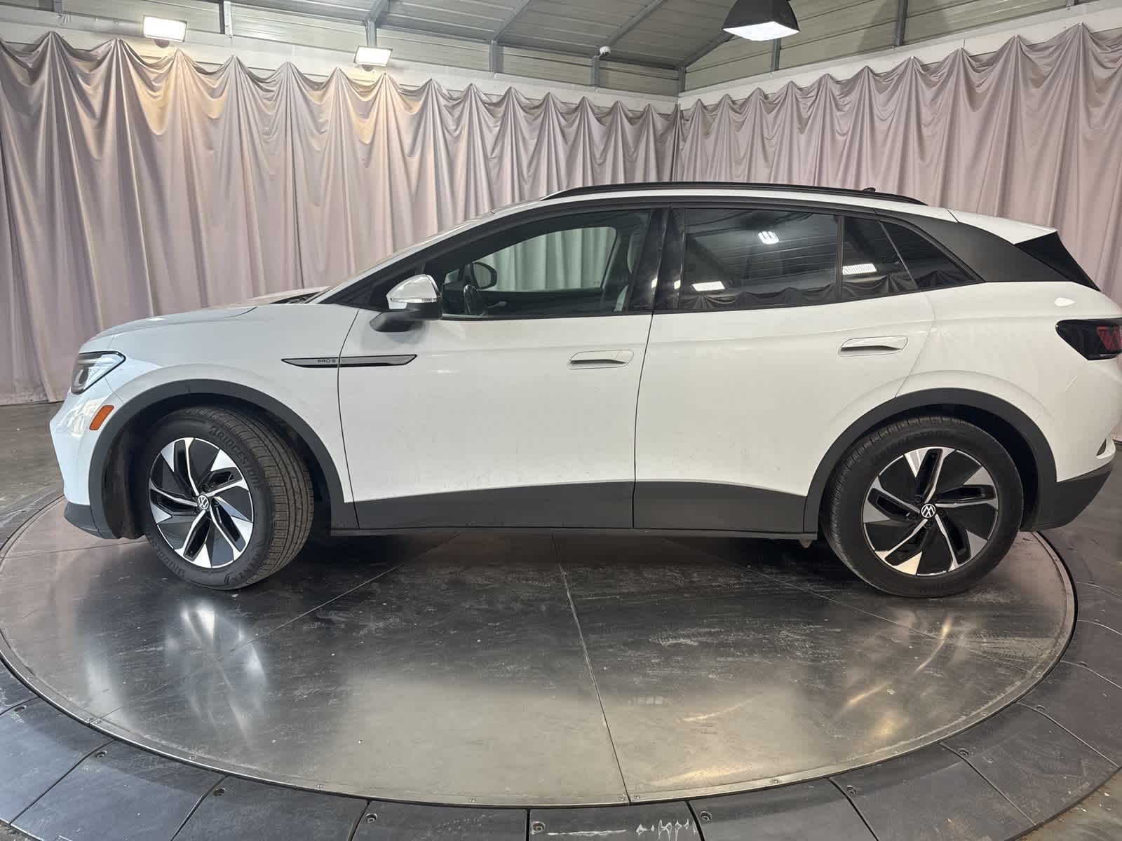 Thumbnail: 2022 Volkswagen ID.4 - 6