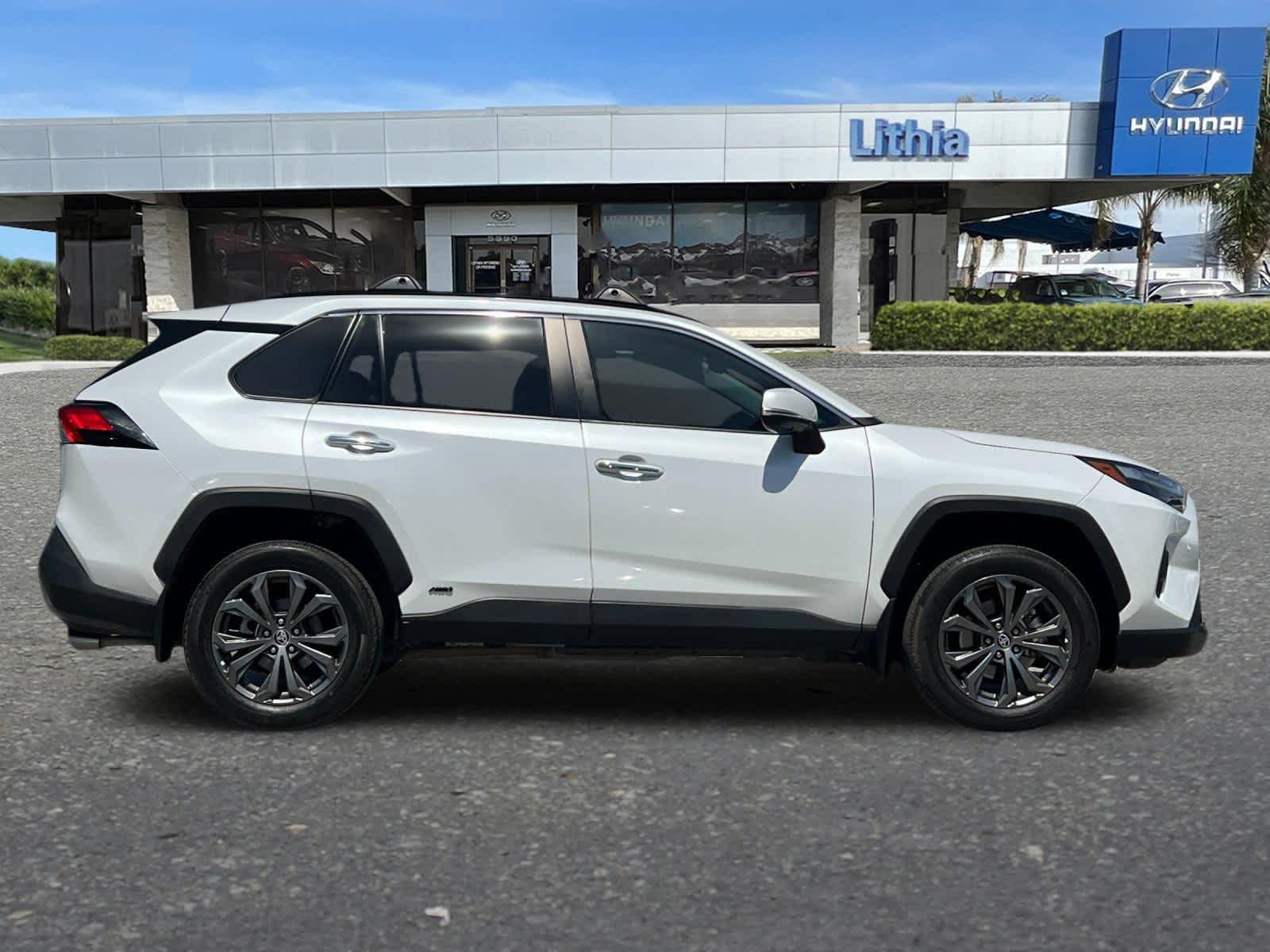 Thumbnail: 2023 Toyota RAV4 - 8