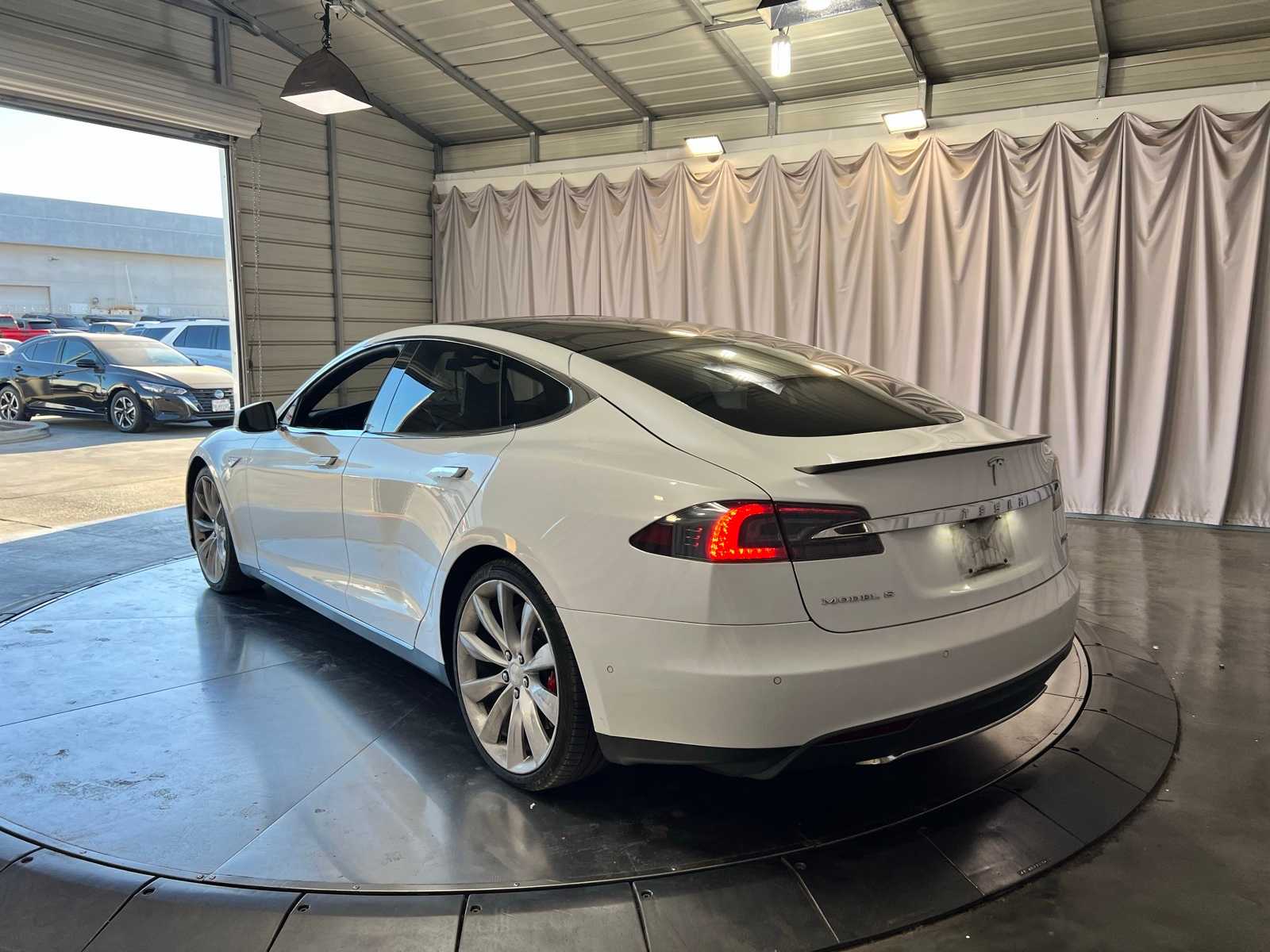 Thumbnail: 2015 Tesla Model S - 5